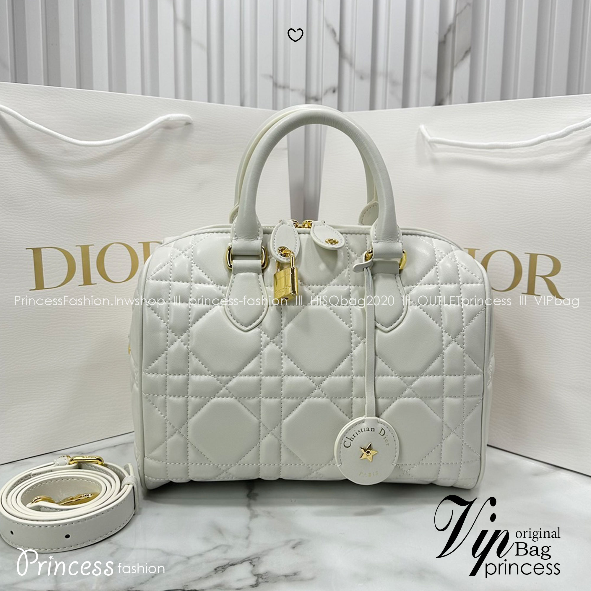 DIOR Groove 25 Bag / Dior Keepall Macrocannage Leather / Oblique Jacquard กระเป๋าสะพายทรงบอสตัน Keepall ทันสมัยและสง่างาม ใช้งานได้ทั้งแบบสะพายไหล่หรือสะพายแบบครอสบอดี้ เหมาะเป็นไอเทมคู่ใจในชีวิตประจำวัน เกรดออริ 1:1