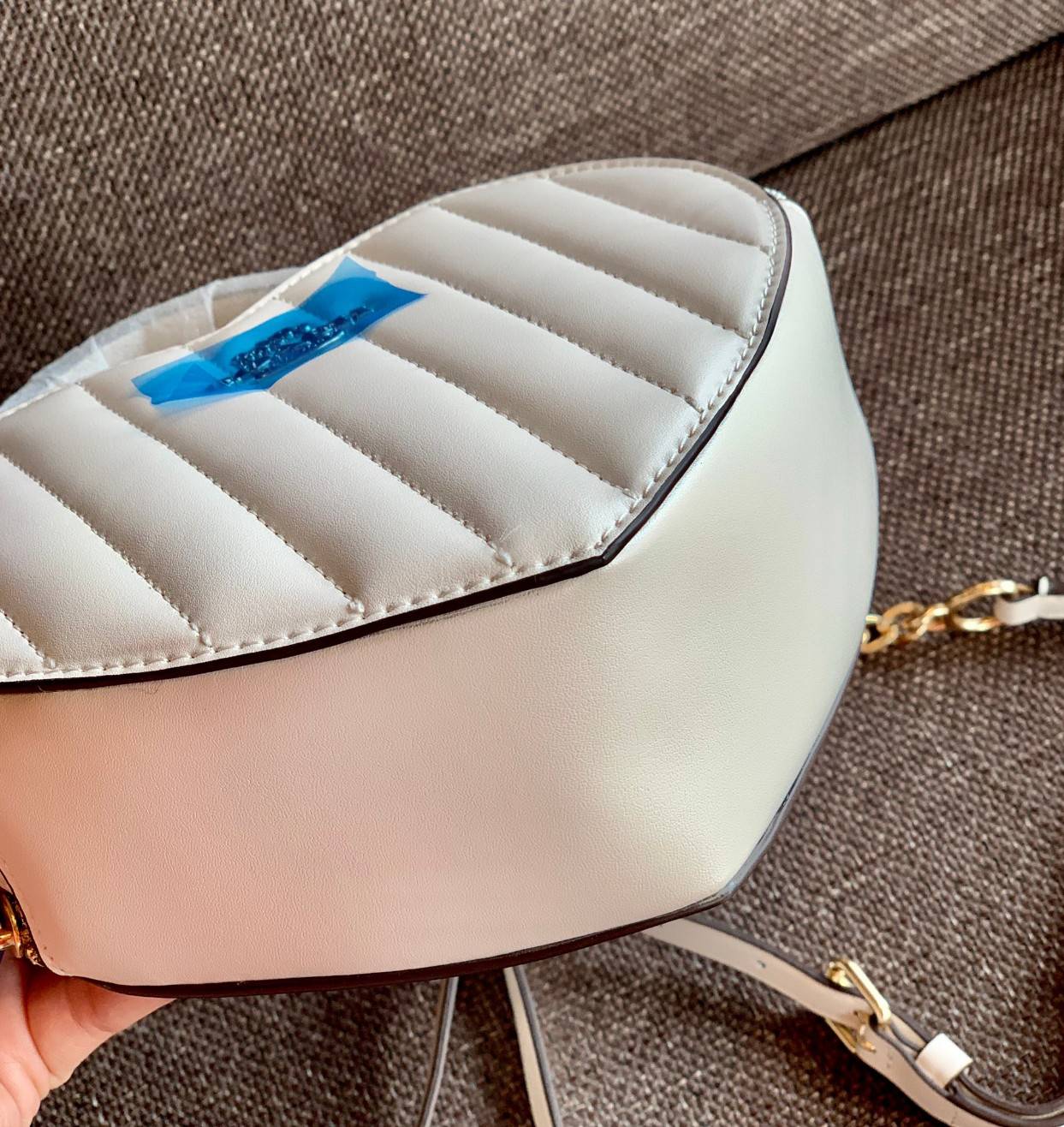 COACH HEART CROSSBODY BAG ((C5118//C5119)) 💥Limited edition หลงรักแน่นอน💋 พร้อมส่งที่ไทยก่อนใครวันนี้! ✔️กระเป๋ารูปหัวใจน่ารักมากๆค่ะ หนังแท้อย่างดีสวยงาม