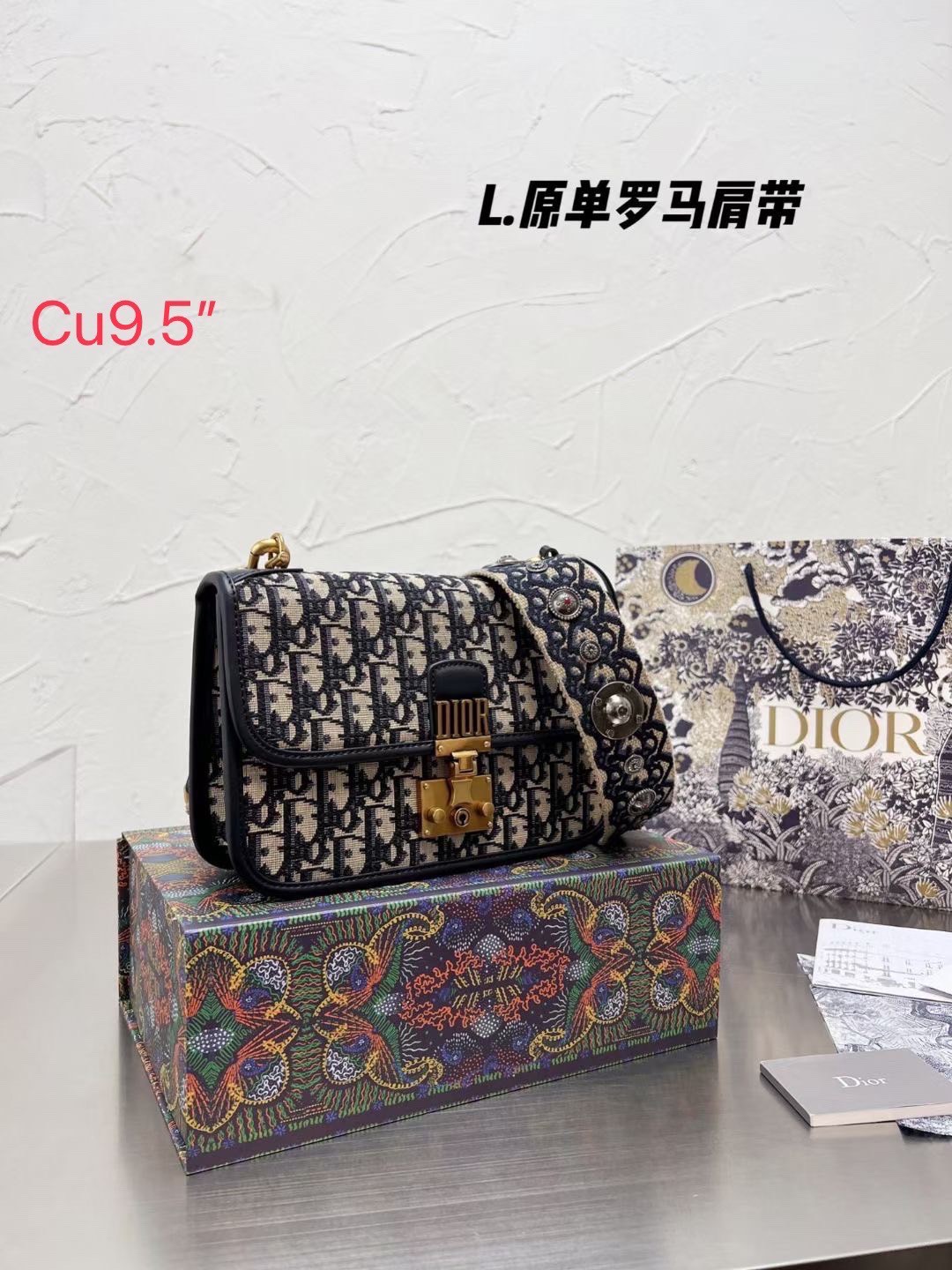 DIOR Oblique Dior Addict Flap Bag / Dioraddict Bag / DIOR BAG พร้อมส่ง กระเป๋าสะพายดีไซน์คลาสสิค สวยผู้ดี โดดเด่นด้วยโลโก้และอะไหล่ตัวล็อคสีทอง มาพร้อมสายสะพายสวยคุ้มมากค่ะ