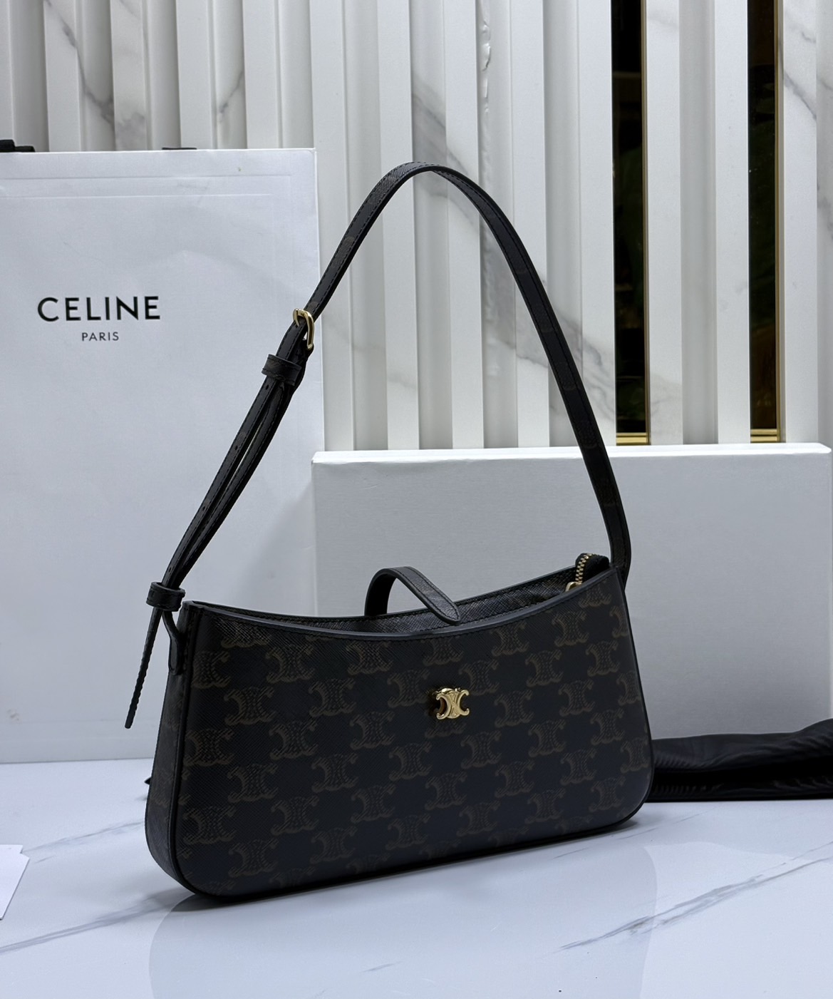 ORI หนังแท้ | CELINE TINA SHOULDER BAG IN Triomphe canvas กระเป๋าสะพายไหล่ทรงพอช ดีไซน์ใหม่ก่อนใคร เรียบง่ายหรูหราลงตัว สไตล์วินเทจลัคชูดูแพงสุดๆ ใช้งานได้หลากหลายโอกาส ขนาดกำลังดีพาพาสะดวก