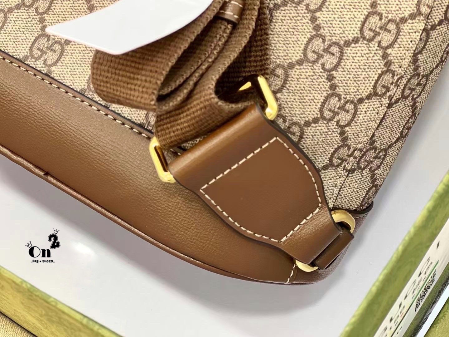 GUCCI Backpack with Interlocking G / GG Coated Canvas Backpack กระเป๋าเป้กุชชี่ใช้ได้ทั้งหญิงชาย ไม่ว่าจะวันธรรมดาหรือวันไปเที่ยว เพียงแค่สะพายกระเป๋าเป้ใบนี้ติดตัวไปด้วย ก็เพิ่มความมีสไตล์ให้กับตัวเองได้แล้ว ด้วยรูปทรงและลายตารางอันเป็นสัญลักษณ์ของแบรนด์