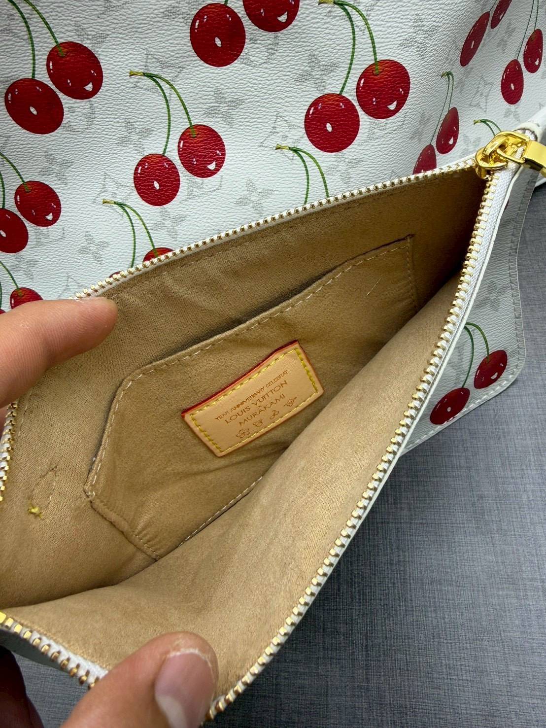 ORI หนังแท้ | LV x TM - Neverfull MM Bag Monogram cherry canvas / LV Tote Bag สีขาว กระเป๋าสะพายทรงโท้ทใบใหญ่ ลายเชอรี่น่ารักสดใส