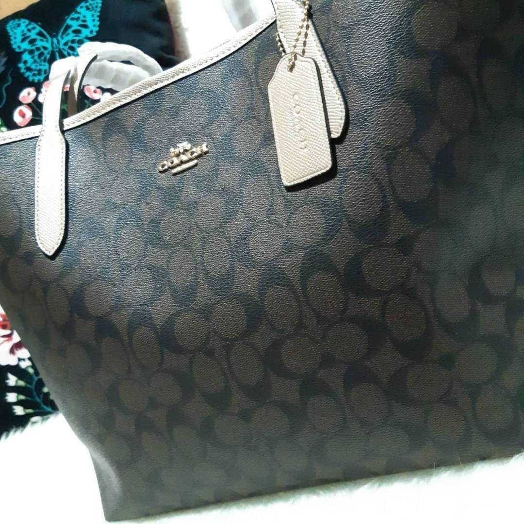 COACH C5696 CITY TOTE IN SIGNATURE CANVAS กระเป๋าถือทรงโท้ทใบใหญ่ ใส่ของได้ของครบครัน รุ่นใหม่ล่าสุด!!