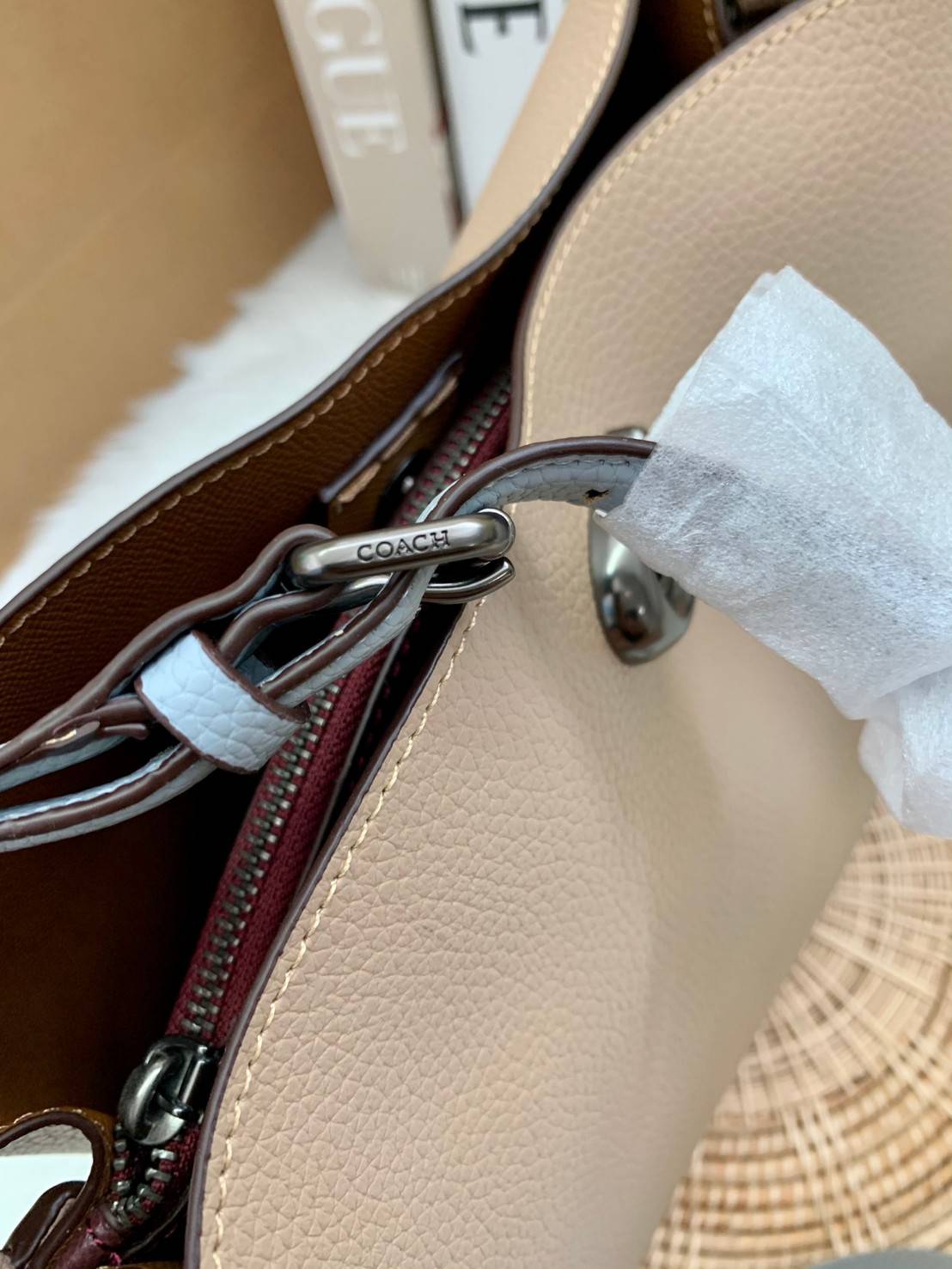 COACH WILLOW SHOULDER BAG ((C2745//C2590//C2621)) พร้อมส่งที่ไทย รุ่นแนะนำค่ะ🔥🔥 🔺กระเป๋าหิ้ว//คล้องไหล่//สะพายข้าง สุดคุ้ม! หนังแท้ชั้นดี ได้ไปหลงรักแน่นอนค่ะ หนังสวยมากๆ😘 🔺ตัวกระเป๋าแบ่งเป็นสองช่องหลัก ด้านนึงเป็นแ