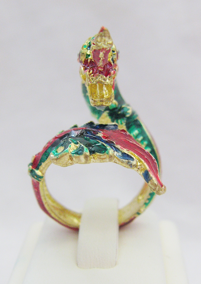 แหวนพญานาคเนื้อทองเหลืองเศียรเดียวลงยาสีแดง เสริมบารมี โชคลาภค่ะ