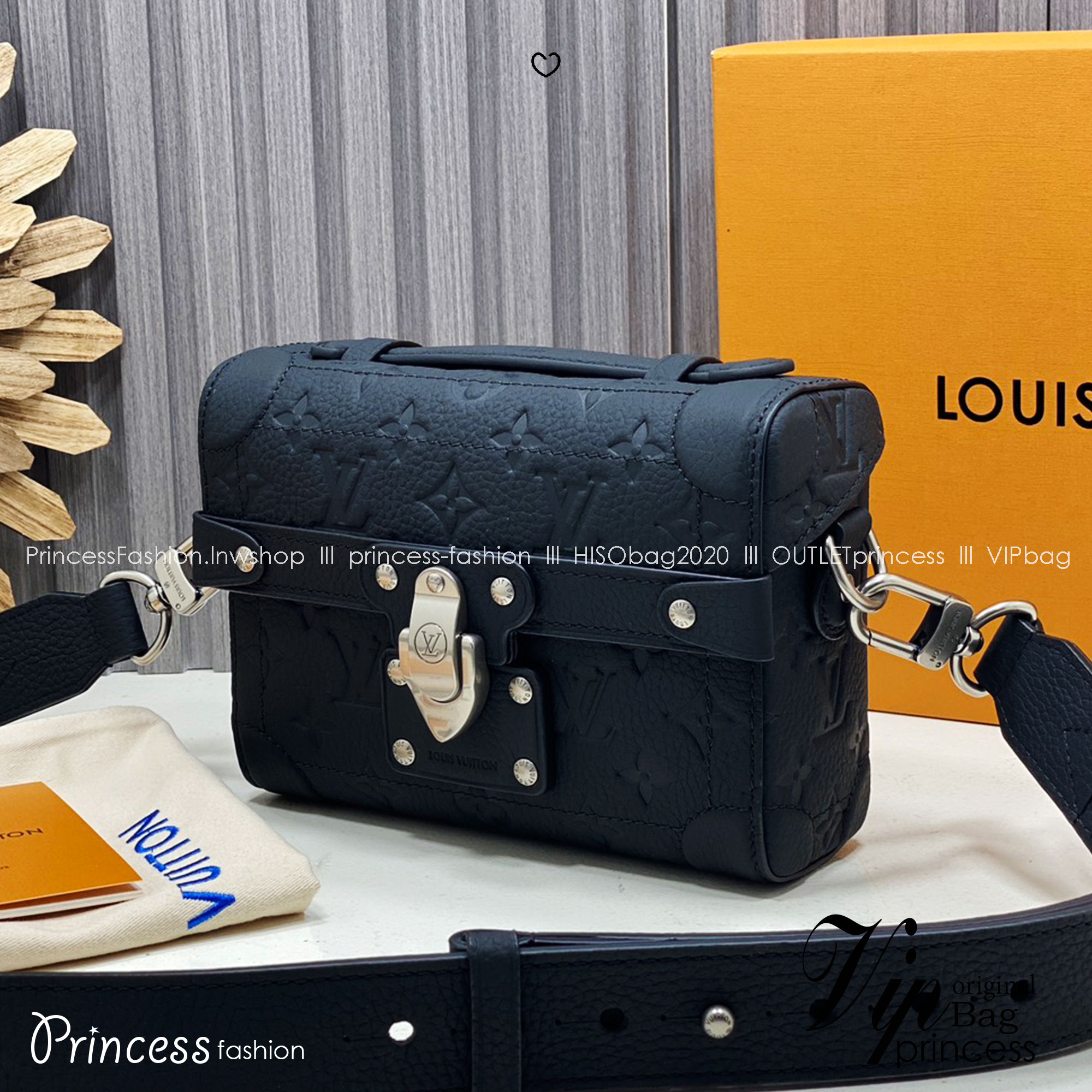 TOP ORI หนังแท้ | LV Soul Trunk Bag Taurillon leather with Monogram pattern กระเป๋าสะพายทรงทรังค์ ครอสบอดี้ขนาดกะทัดรัด หนังแท้เนื้อนุ่มประทับลาย Monogram หรูหราเป็นเอกลักษณ์ เสริมมุมโดดเด่นดีเทลหนังประณีต