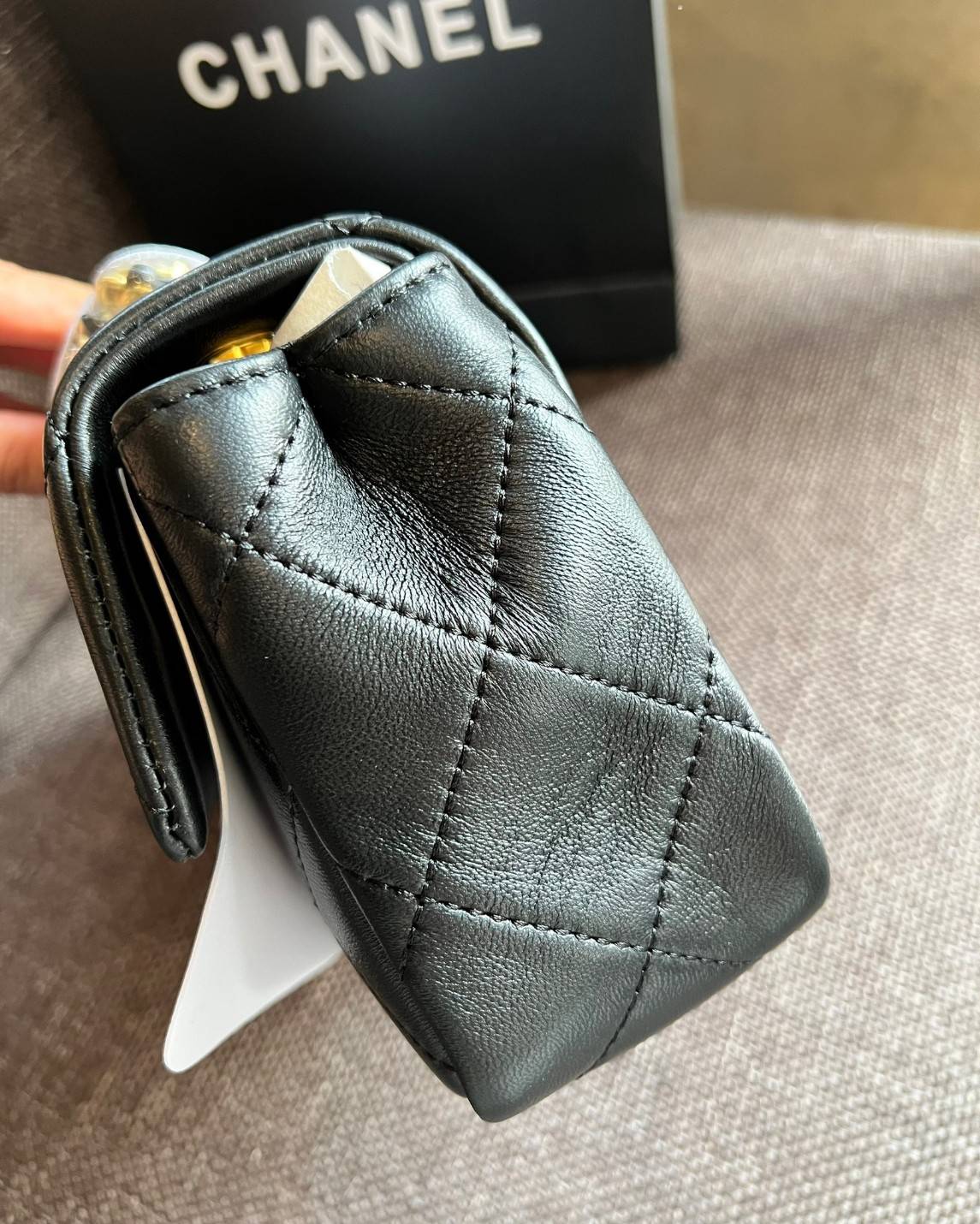 Chanel Small Flap Bag with Top Handle 8" /CHANEL CHAIN SHOULDER BAG กระเป๋าสะพายได้และหิ้วได้ หนังสวย เรียบ สัมผัสนุ่มมือ น่าใช้มากๆ