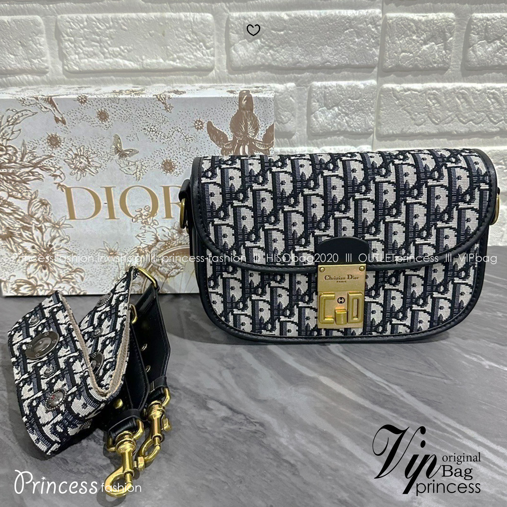DIOR Oblique Dior Addict Flap Bag / Dioraddict Bag / DIOR BAG กระเป๋าสะพายดีไซน์คลาสสิค สวยผู้ดี โดดเด่นด้วยโลโก้และอะไหล่ตัวล็อคสีทอง