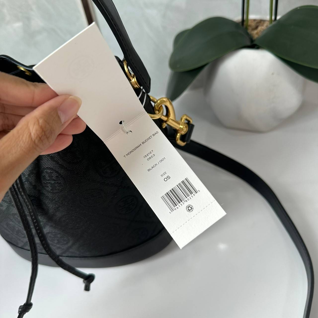 TORY BURCH T MONOGRAM BUCKET BAG jacquard black / Tory Bucket Bag สีดำคลาสสิก กระเป๋าทรงขนมจีบ รุ่นใหม่ล่าสุด วัสดุผ้าแจคการ์ด ตัดขอบหนังสวย