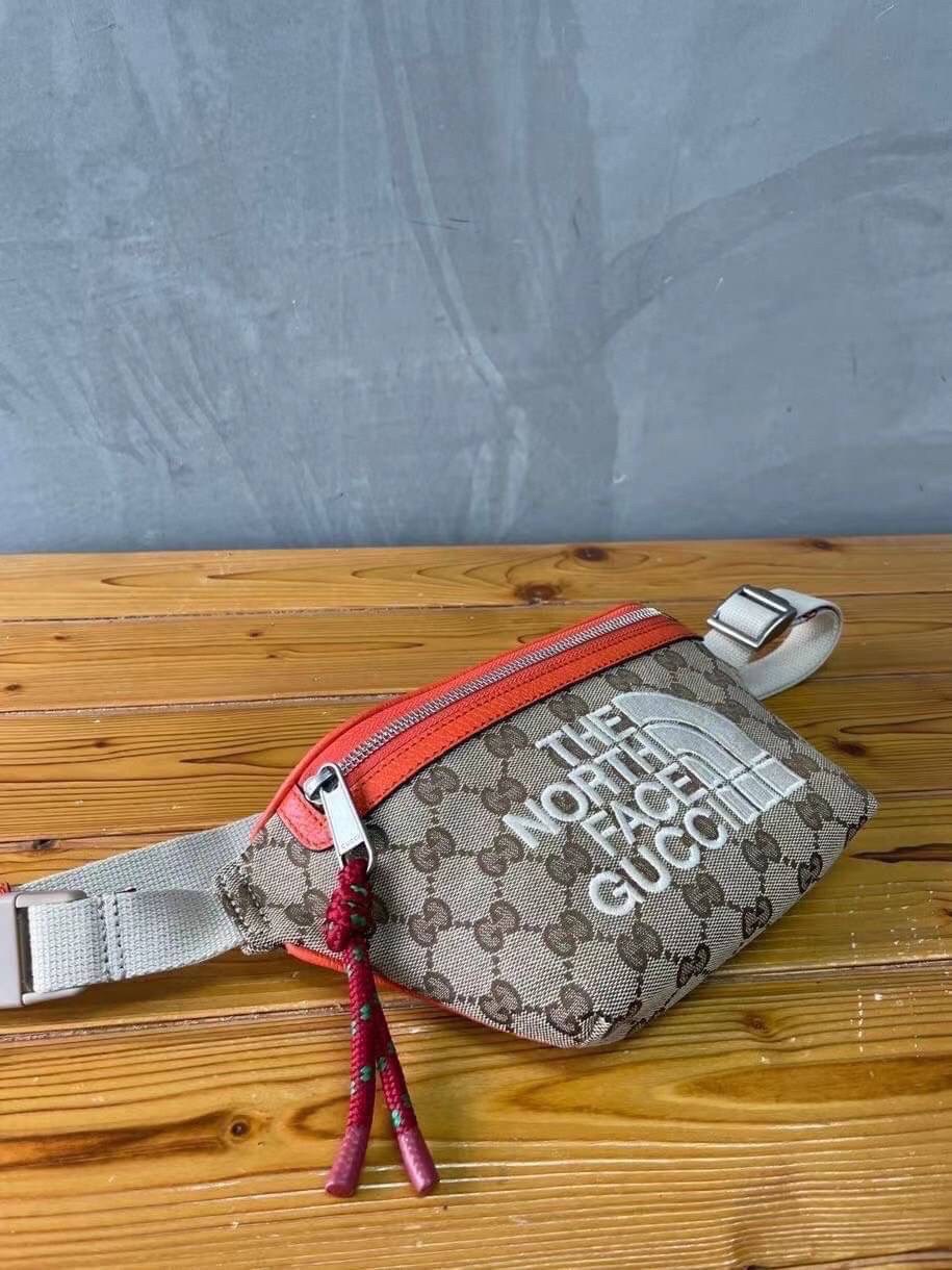 หนังแท้ The North Face x Gucci belt bag พร้อมส่งที่ไทย