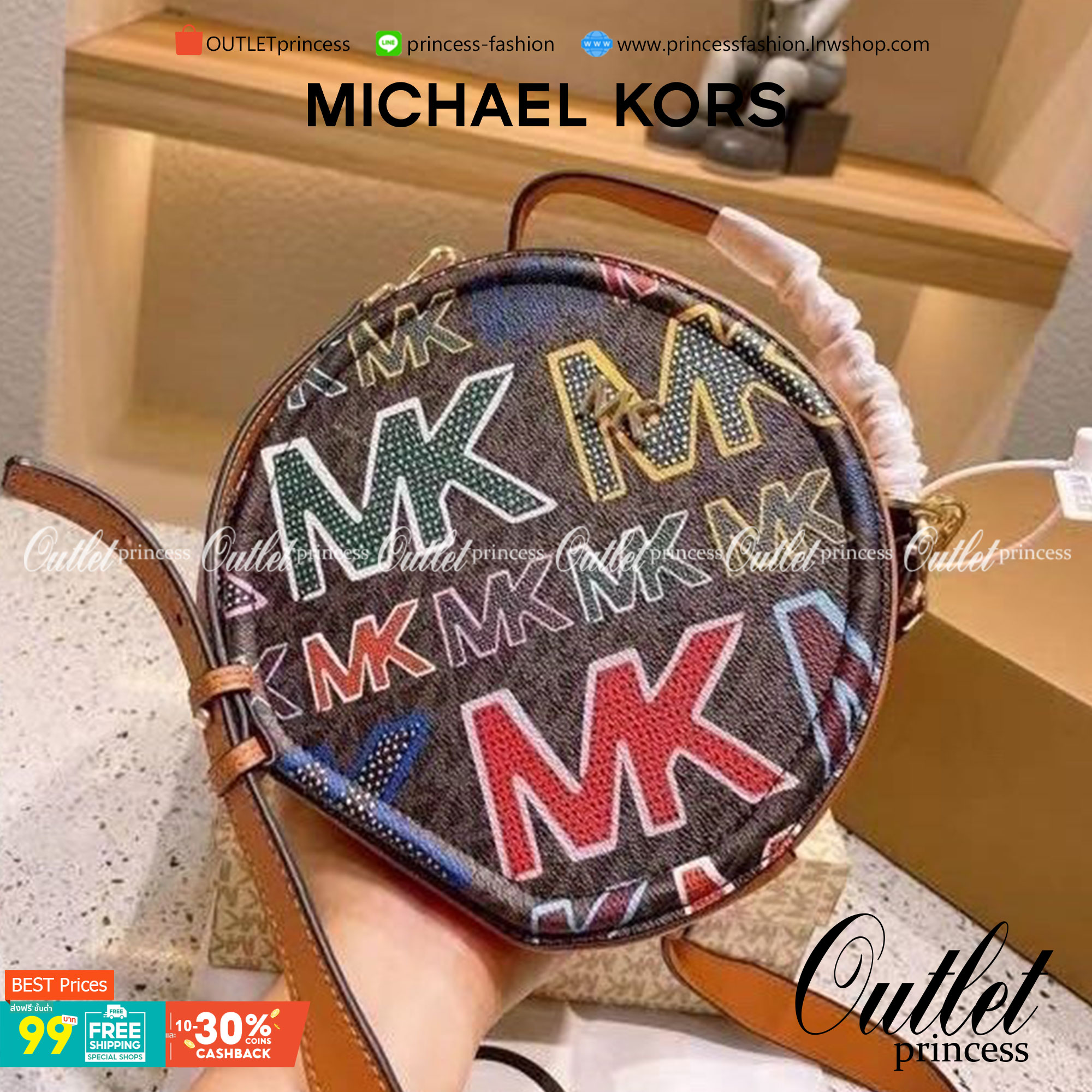 MICHAEL KORS ROUND CROSSBODY สีขาว/ดำ พร้อมส่งที่ไทย กระเป๋าสะพายMK ทรงกลม งานซิปเปิดได้กว้าง หนังพิมพ์ลายแบรนด์ มาพร้อมสายสะพายยาวครอสบอดี้ได้ค่ะ อะไหล่ทองสวยหรู งานจริงสวยน่าใช้มากค่ะ