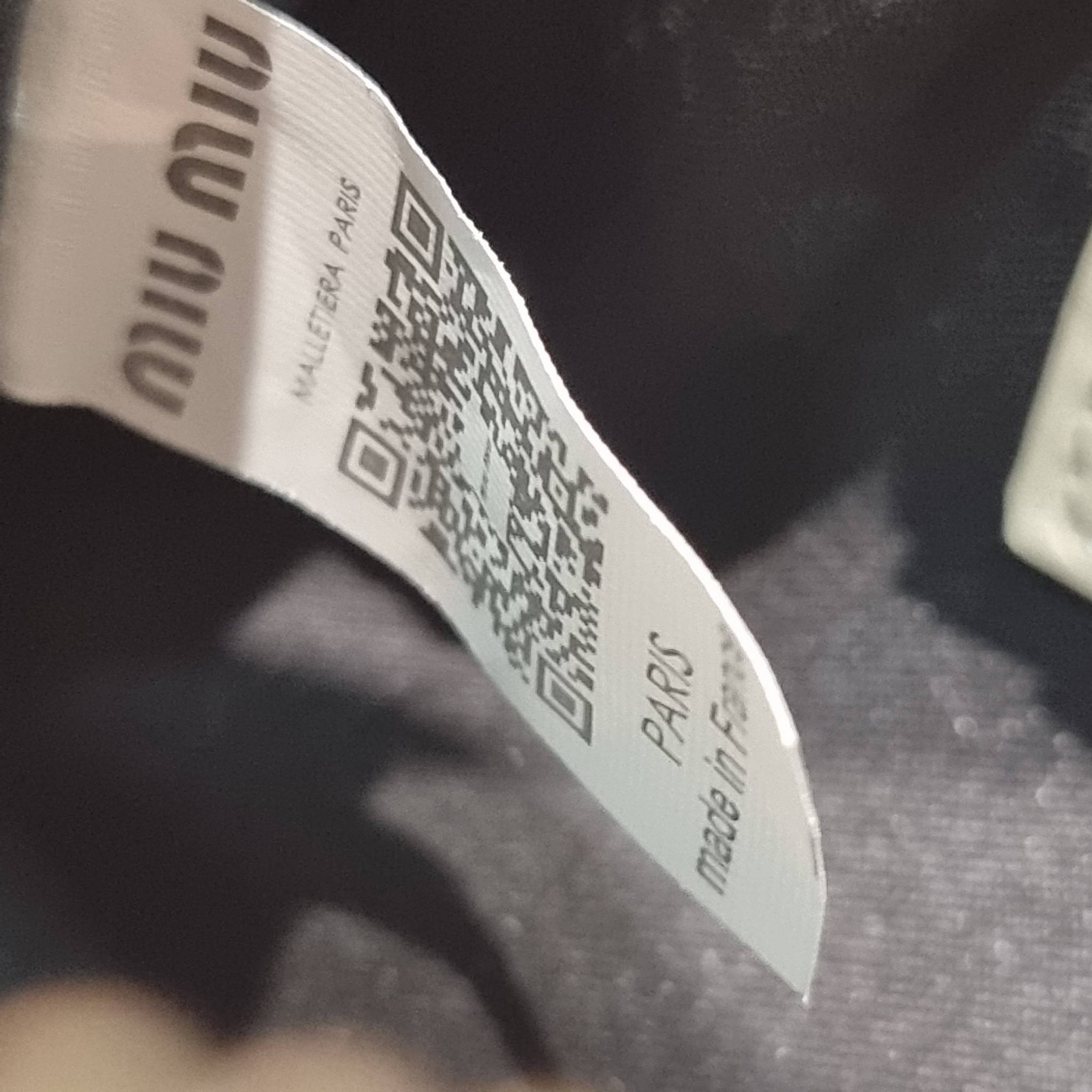 MIU MIU WANDER MATELASSÉ MINI HOBO BAG ไอเท็มสับๆอีกหนึ่ง ที่ต้องมีใช้ได้แล้ว กับกระเป๋าถือ/สะพาย ทรงโฮโบ คิ้วท์สุด ปังสุด ตัวแม่ อินฟลู ดาราเค้าใช้กันเพียบ