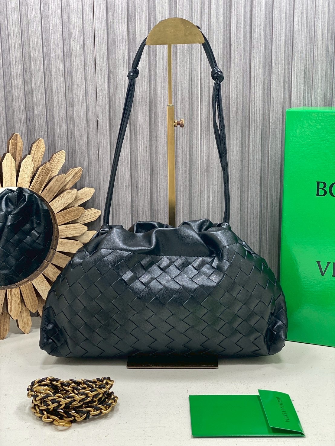 ORI หนังแท้ | Bottega Veneta Dustbag Notte Bag / Bottega Hobo Bag กระเป๋าสะพายดีไซน์สานเป็นเอกลักษณ์ เรียบง่ายไฮคลาส เชือกผูก พร้อมสายสะพายโซ่