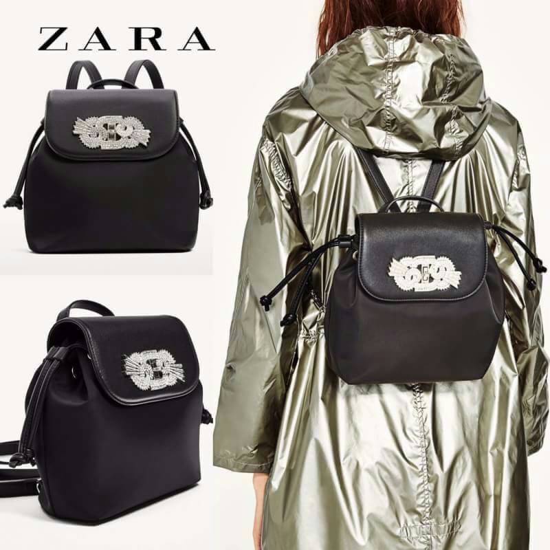ZARA GAM DETAIL BLACK BACKPACK 2017 กระเป๋าเป้สีดำ ขนาดกำลังน่ารัก ด้านหน้าประดับเพชร และ crystal เพิ่มความ สวยหรู Diamante collection เปิดปิด ด้วยล็อคบิด ภายในมีโลโก้ และช่องใส่ของ พร้อมสายสะพาย โซ่ต่อหนัง ปรับระดับได้ ตัวจริงสวยหรูดูดีเข้าได้กับทุกชุดค่