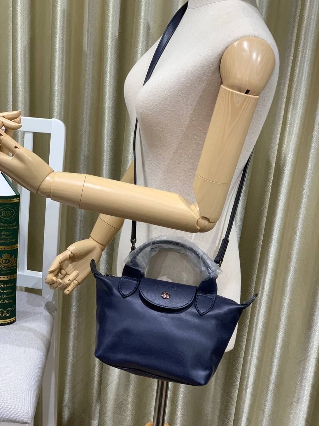 ของแท้ 100% Longchamp LE PLIAGE CUIR TOP HANDLE BAG Color: Black,Orange,Sienna, Navy,Nordic,Grey,Lichen