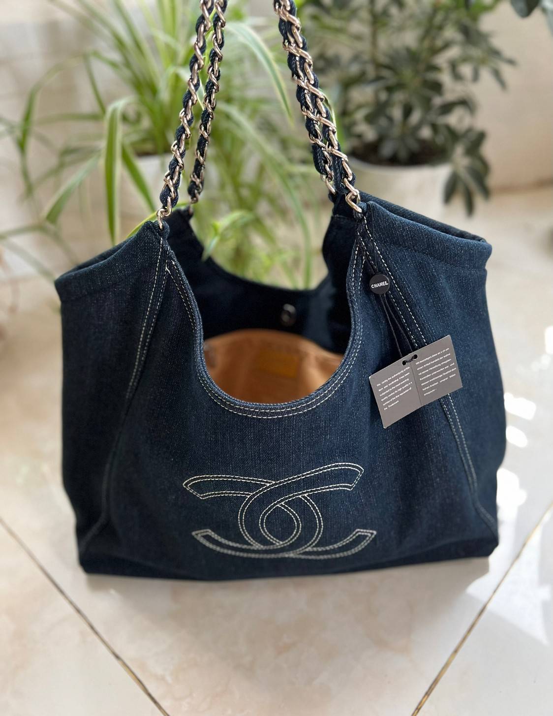 Chanel Blue Denim XL Coco Cabas Tote / CHANEL DENIM SHOULDER BAG กระเป๋าทรงช็อปปิ้งโท้ทใบใหญ่ เอาใจสาวๆสายแบกกันค่ะ กับรุ่นยีนส์ สุดวินเทจ 🧡 เกรดท็อปไฮเอน ใช้งานต่างประเทศได้