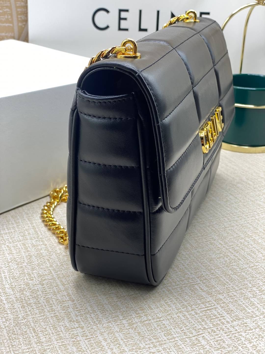 CELINE CHAIN SHOULDER BAG MATELASSE MONOCHROME ภาพสินค้าถ่ายจากงานขายจริง ใช้งานต่างประเทศได้
