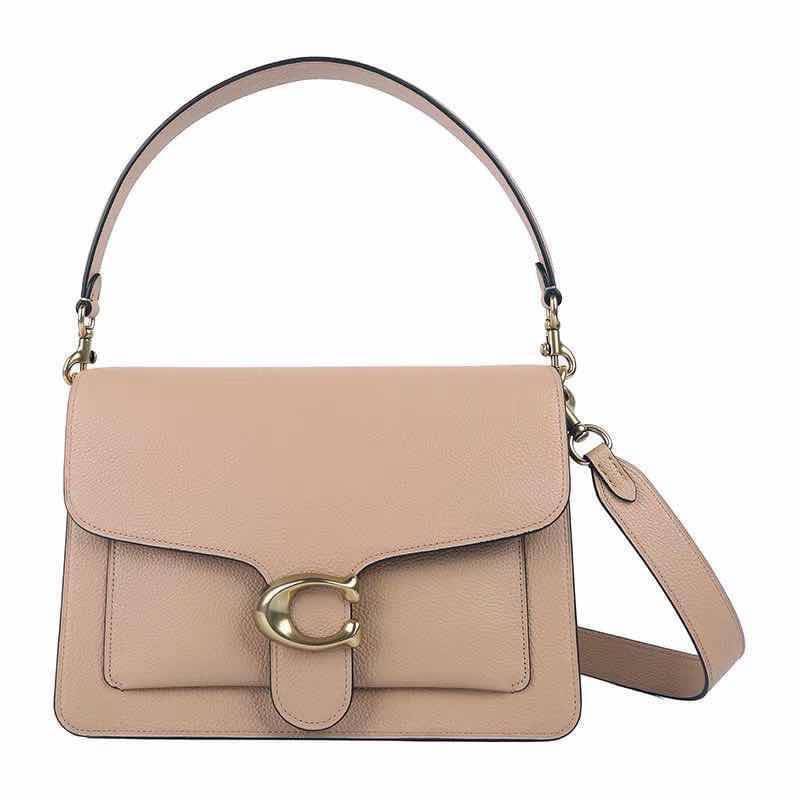 OUTLET 】COACH Tabby Shoulder Bag พร้อมส่งที่ไทย A modern take on an archival 1970s Coach design, our structured Tabby shoulder bag is crafted in polished pebble leather. Finished with our Signature hardware for an iconic touch, the versatile silhouette fe
