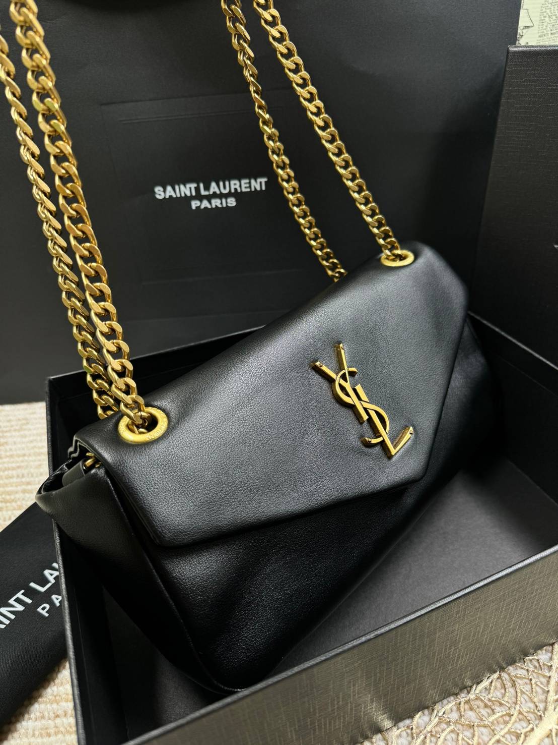 YSL CALYPSO IN PLUNGED BAG กระเป๋าสะพาย งานหนังสวย เกรดออริจินอล สลับแท้ ใช้งานต่างประเทศได้