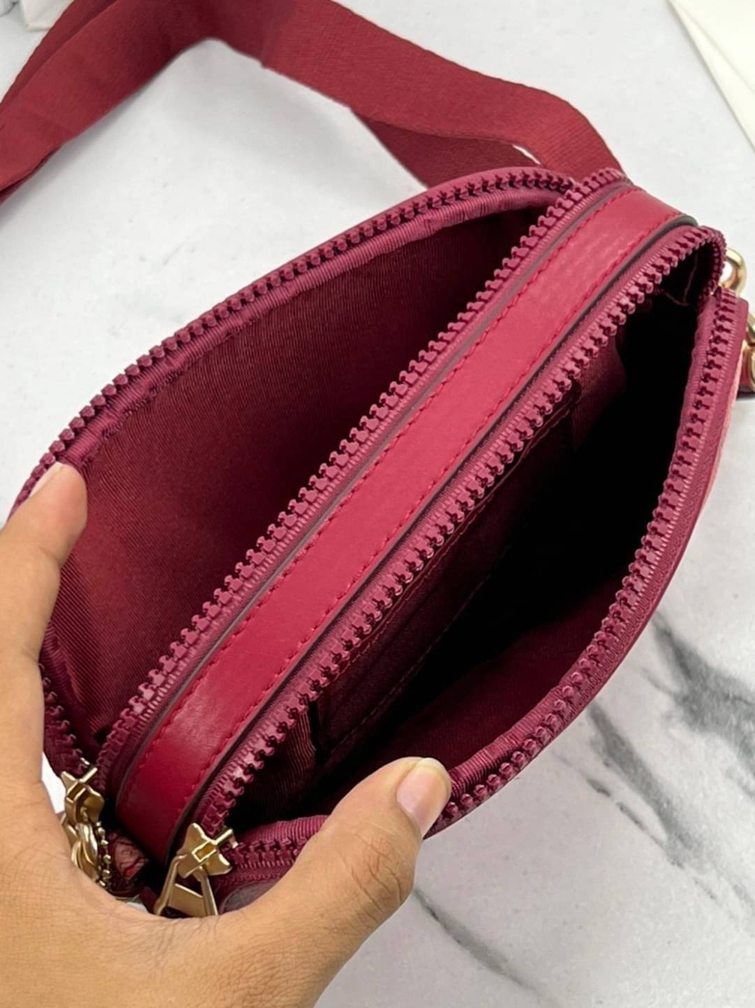 COACH CROSSBODY POUCH WITH HORSE AND CARRIAGE PRINT (F84639) พร้อมส่งที่ไทย