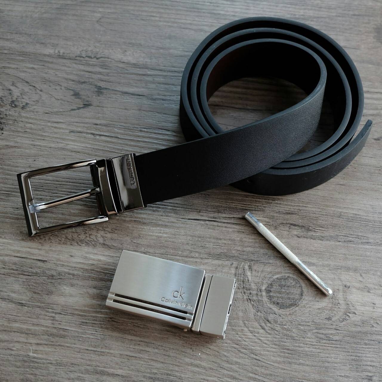 Calvin Klein Belt and Buckle Set (No.01) Set สุดคถเม เข็มขัด + หัวเข็มขัด 2 ชิ้น จะะมอบเป็นของขวัญหรือใช้เองก็แนะนำเลยค่าา