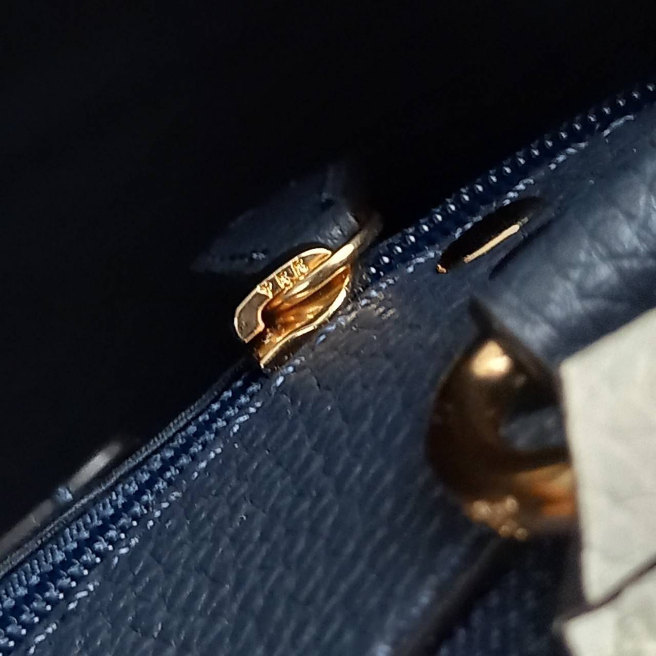 OUTLET 】COACH DEMPSEY TOTE 22 IN SIGNATURE JACQUARD WITH COACH PATCH (C5638) ฮิตมาก พลาดไม่ได้เชียว 🤩ตอกย้ำความแรง กับทรงTOTE ยอดฮิต เวลานี้ ยกให้เลย//กระเป๋าถือ หรือสะพาย มีสายยาว ถอดและ //วัสดุ jacquard ทอลาย signature เก็บดีเทลหนังแท้ ใบนี้สวยค