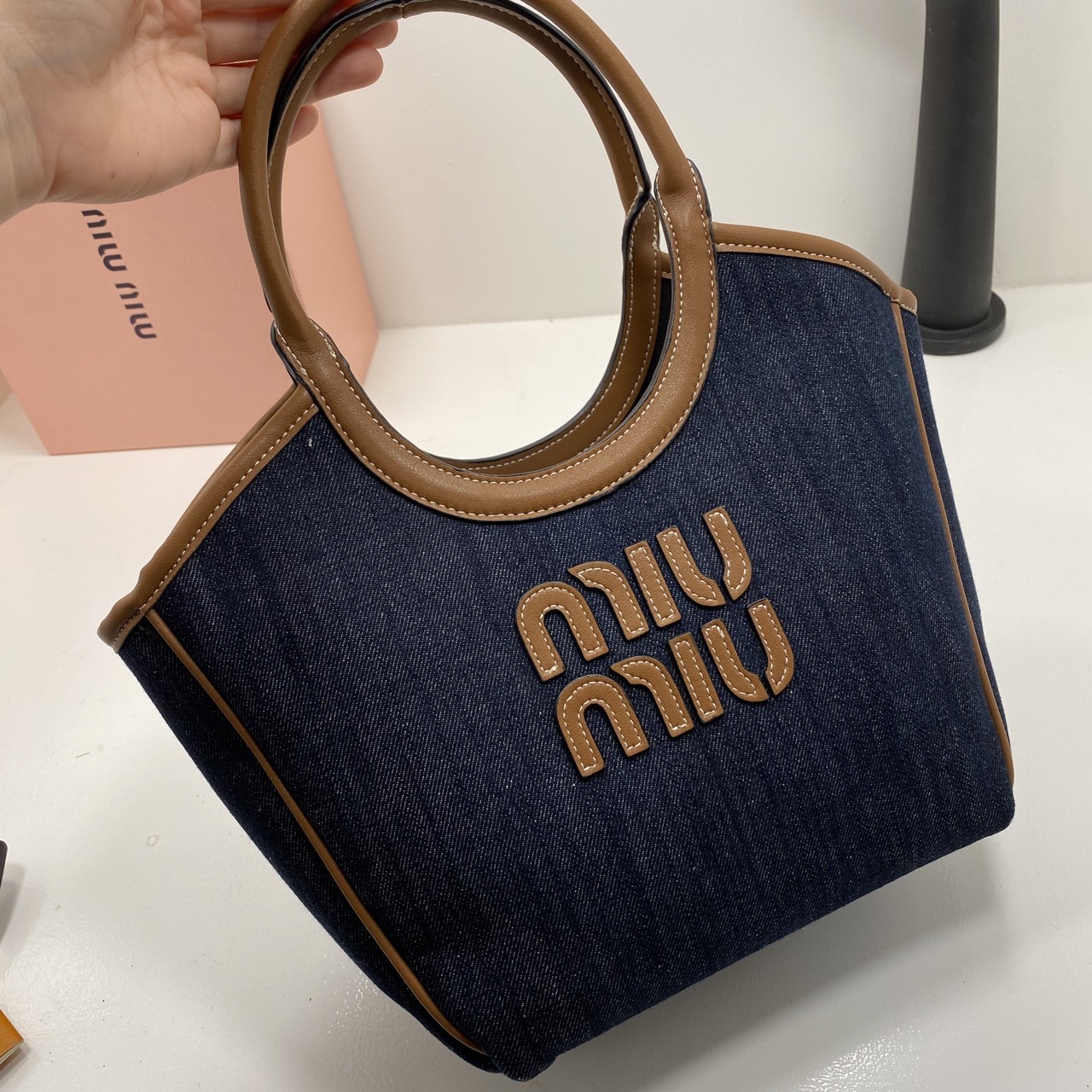 MIU MIU IVY DENIM TOTE BAG กระเป๋าถือ/สะพายทรงโท้ท คิ้วท์สุด จุของได้เยอะ เกรดออริ 1:1 ใช้งานต่างประเทศได้