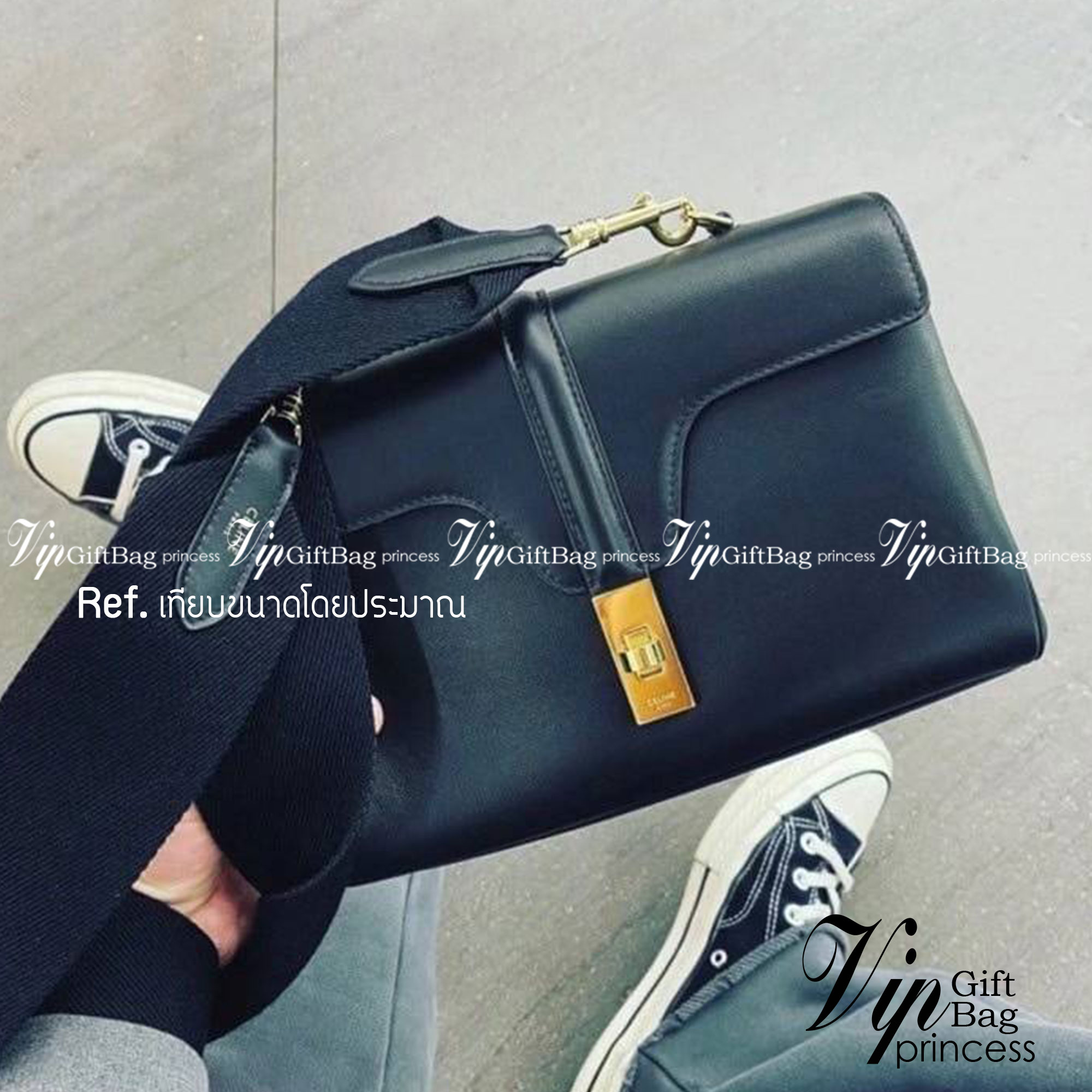 CELINE Teen Soft 16 In Smooth Calfskin / CELINE TRIOMPHE CROSSBODY BAG กระเป๋าสุดเรียบง่ายคงความสไตล์เซลีนเป็นอย่างดี ดีไซน์สวยหรูสุดคลาสสิคหนังเรียบสวยอยู่ทรงเปิดปิดด้วยฝาปิดล๊อคบิดโลโก้แบรนด์อะไหล่ทองวิ้งๆภายในมีช่องแบ่งเป็นสัดส่วนและมีช่องซิปหัวซิปแบรน