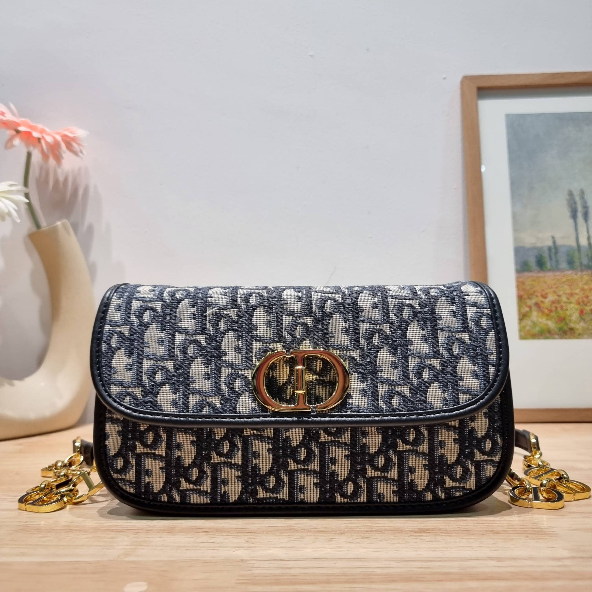 DIOR 30 MONTAIGNE AVENUE BAG สวยหรู ดีเทลแพง ต้องยกให้ไอเท็มนี้เลย กับกระเป๋าสะพายข้าง