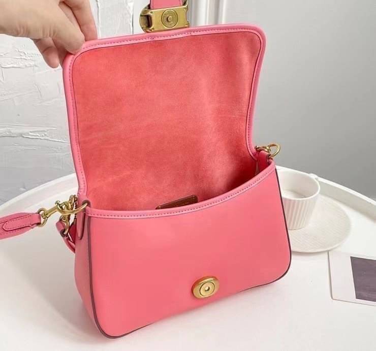 Coach Soft Tabby Shoulder Bag 5 สี กระเป๋าสะพายข้างหนังสวย พร้อมส่งที่ไทยราคาสุดคุ้มห้ามพลาดค่ะ!