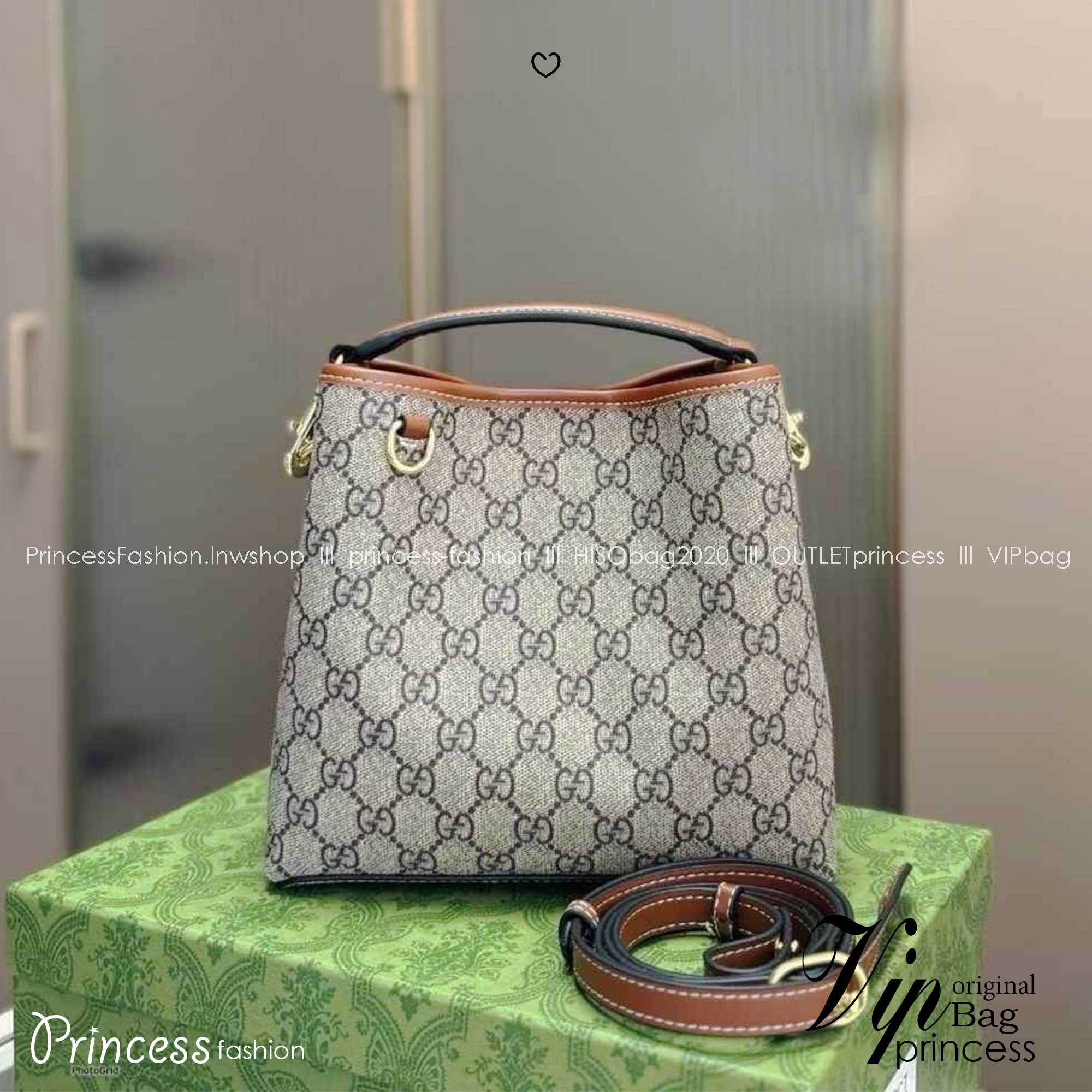 GUCCI GG Emblem mini bucket bag กระเป๋าทรงบัคเก็ตวินเทจรูปทรงใหม่ งานแบรนด์หรู รุ่นนี้ทำออกมาตอบโจทย์ความฮิตมีห่วงอยู่ด้านหน้า สำหรับห้อยตุ๊กตา พวงกุญแจ หรือจะผูกโบว์สวยๆก็เลิศ ดีไซส์สวยใช้งานง่าย ภายในโล่งกว้าง