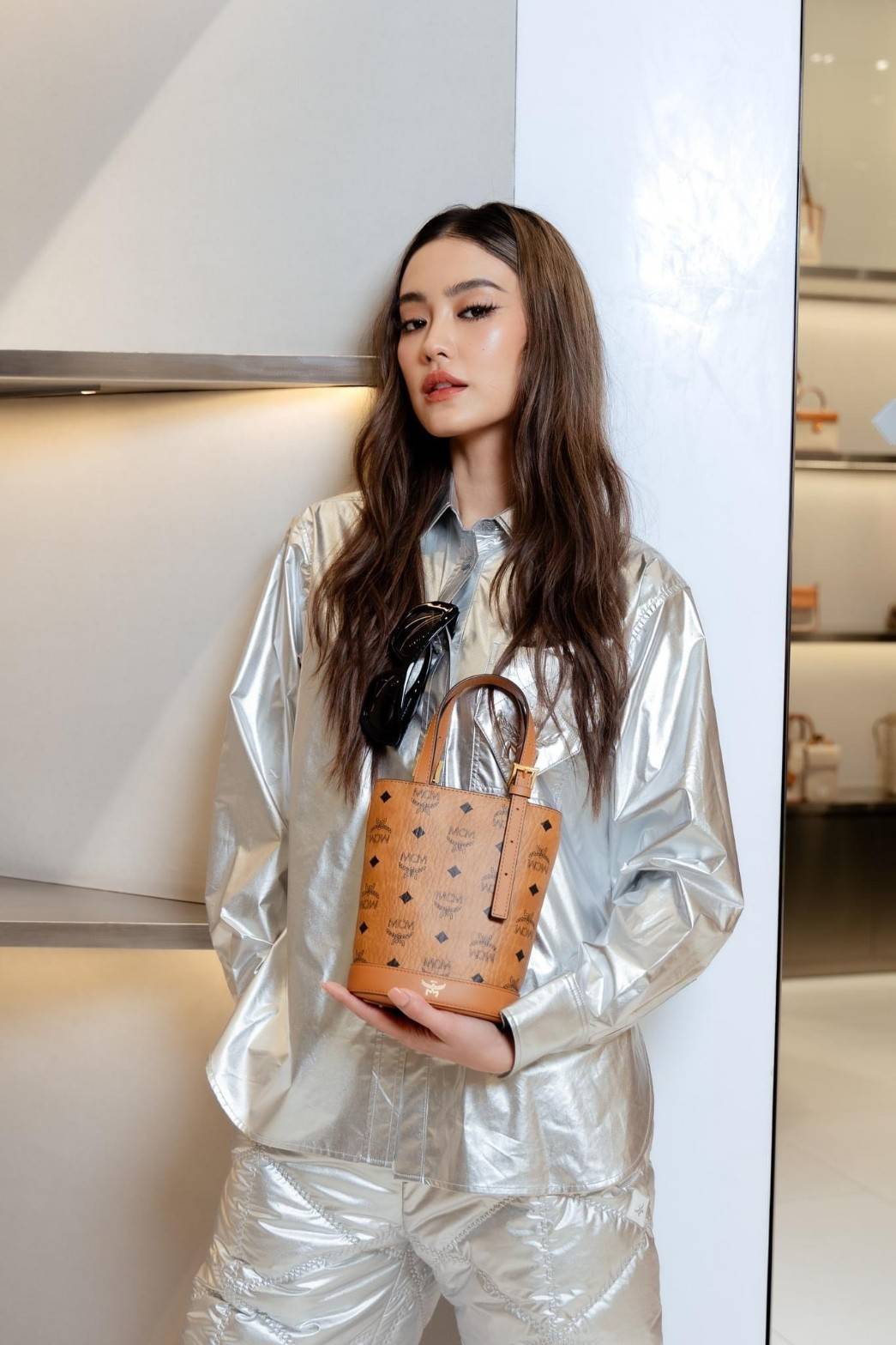 M.C.M AREN BUCKET TOTE IN VISETOS กระเป๋าทรงบัคเก็ต ขนาดกำลังสวย ไอเท็มใหม่ เกรดท็อปออริ 1:1 สลับแท้