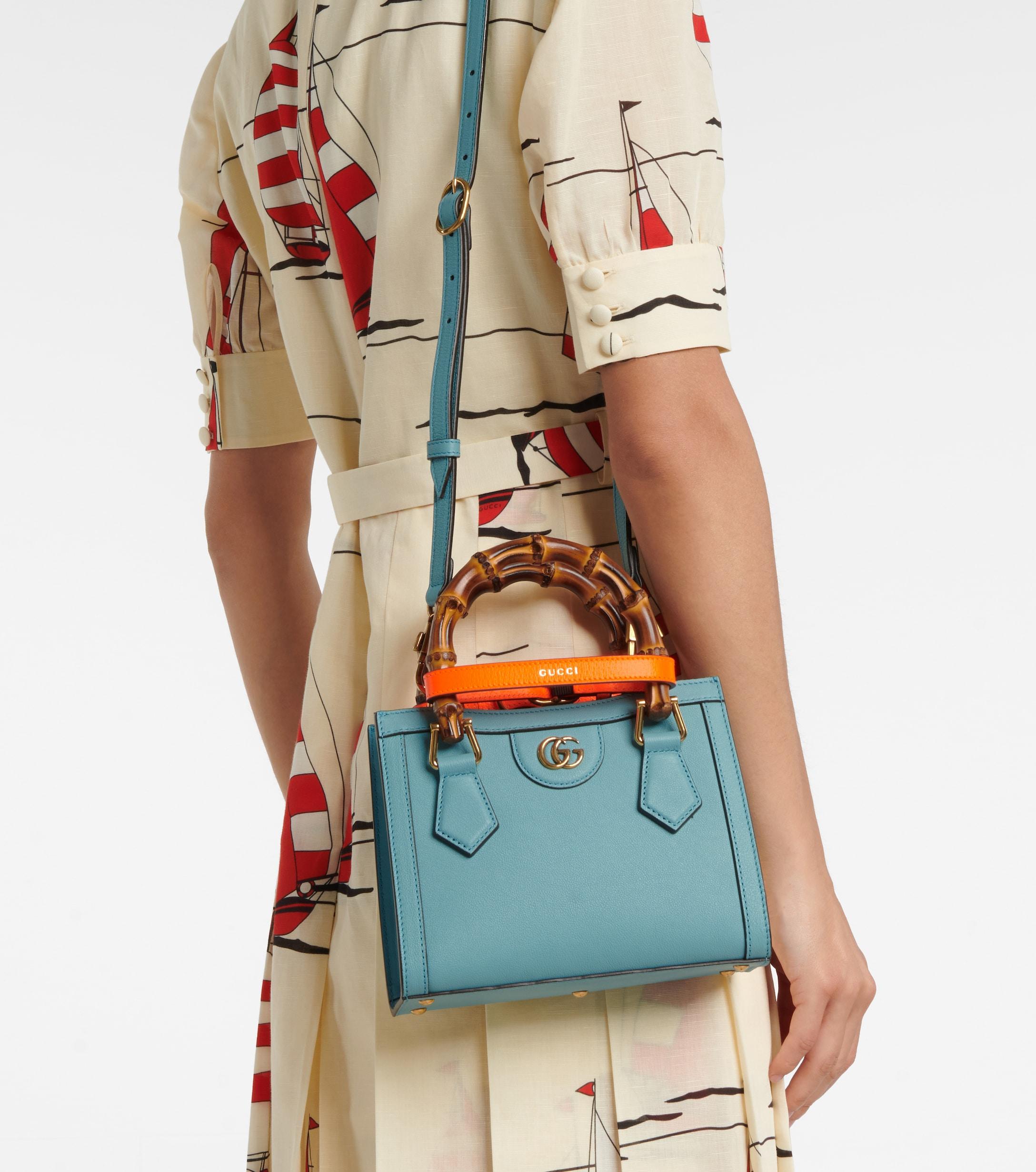 VIP GIFT 】หนังแท้ GUCCI Diana mini tote bag กระเป๋างานหูไม้ไผ่สุดคลาสสิก ดีไซน์มาใหม่พร้อมเข็ดขัดหนังสีสะท้อนแสงประดับตรงหูกระเป๋า ขนาดมินิกำลังน่ารักเลยค่ะ วัสดุหนังแท้ อะไหล่ทอง งานสวยตั้งอยู่ทรง มีสายสะพายยาว 1เส้น สามารถปรับระดับได้-ถอดได้ งานเก๋ไก๋ที