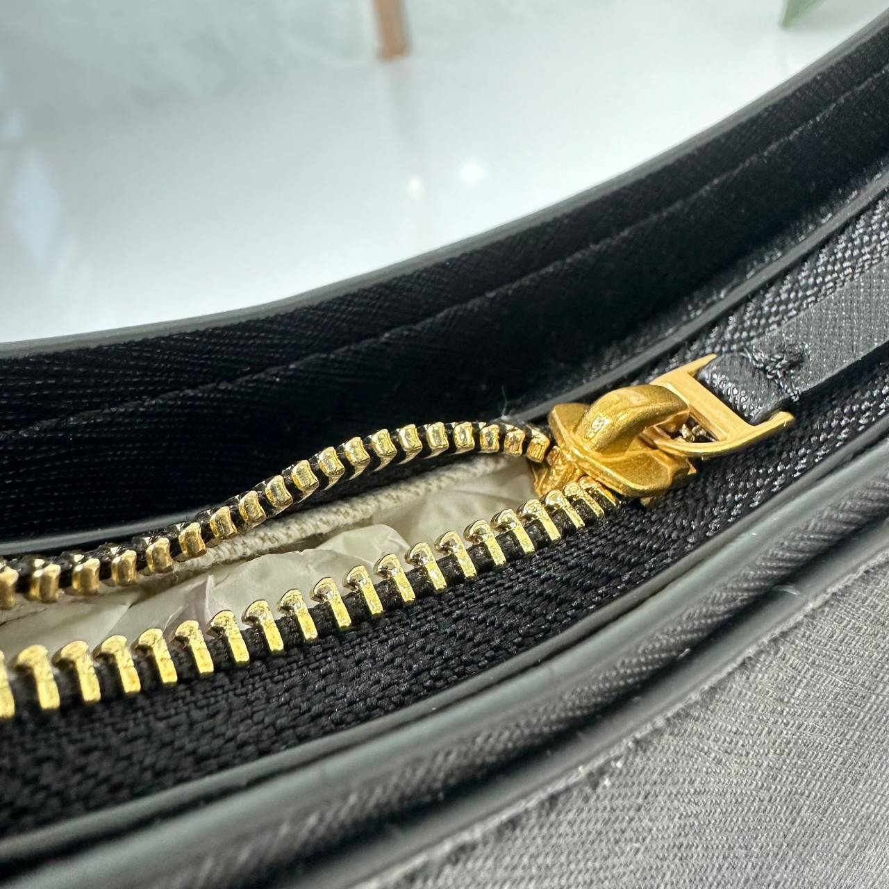 TORY BURCH EMERSON ZIP SHOULDER BAG 137416 / TORY BAG พร้อมส่ง 3 สี กระเป๋าสะพายไหล่ / คล้องแขน หนังซาเฟียโน่ ทนทาน