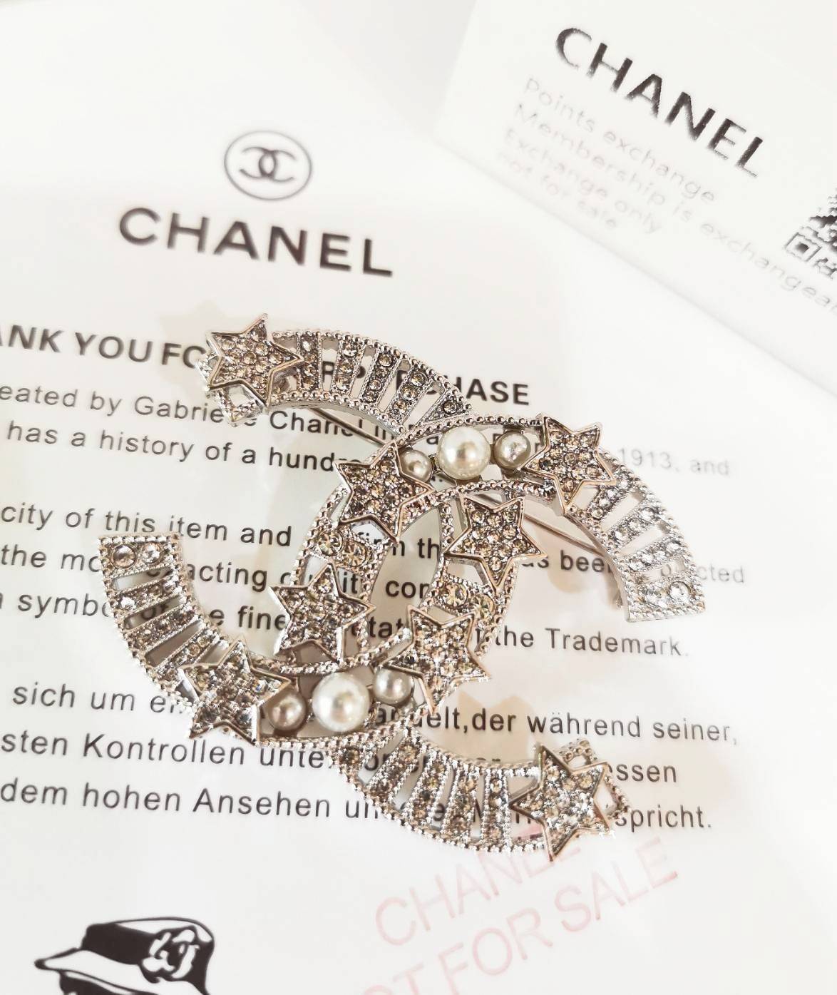 VIP 】✨พร้อมส่งความสวย✨Rare items ห้ามพลาด! แพ็คสุดคุ้มX3! CHANEL EARRING & BROOCH SET VIP GIFT WITH PURCHASE THE ORIGINAL PACKAGE (GWP) ชุดกิ๊ฟเซทของกำนัลสุดเลอค่าจากการแลกคะแนนสะสมสำหรับลูกค้าสมาชิก VIP CHANEL DUTYFREE ไอเท็มหายากชวนสะสมมาเ