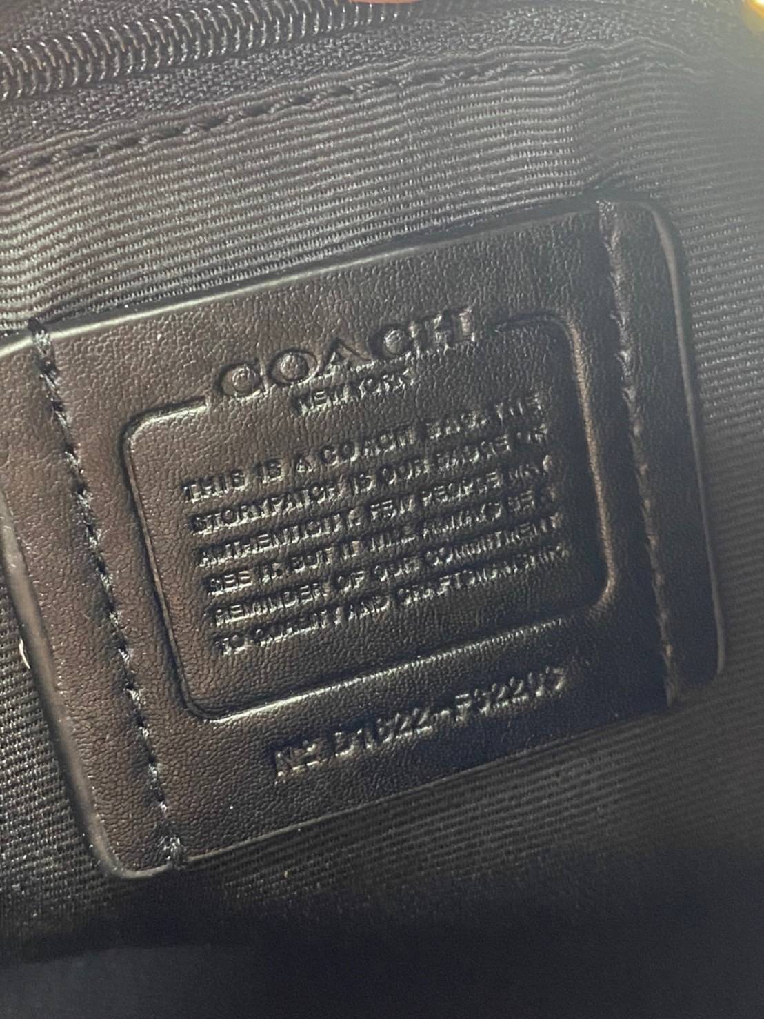 หมอน 9” COACH MINI BENNETT SATCHEL CROSSBODY BAG พร้อมส่ง ทรงฮิตของสาวๆค่ะ!! กระเป๋าถือ//สะพายข้าง จาก coach factory ทรงหมอน วัสดุลายหนังสวย หนังป่องยวบคืนตัวได้ดีมากๆค่ะ ด้านหน้าห้อยพวงแบรนด์ พร้อมมีโลโก้แบรนด์ เปิดปิดกระเป๋าด้วยซิป ภายในกว้าง ใส่กระเป๋า