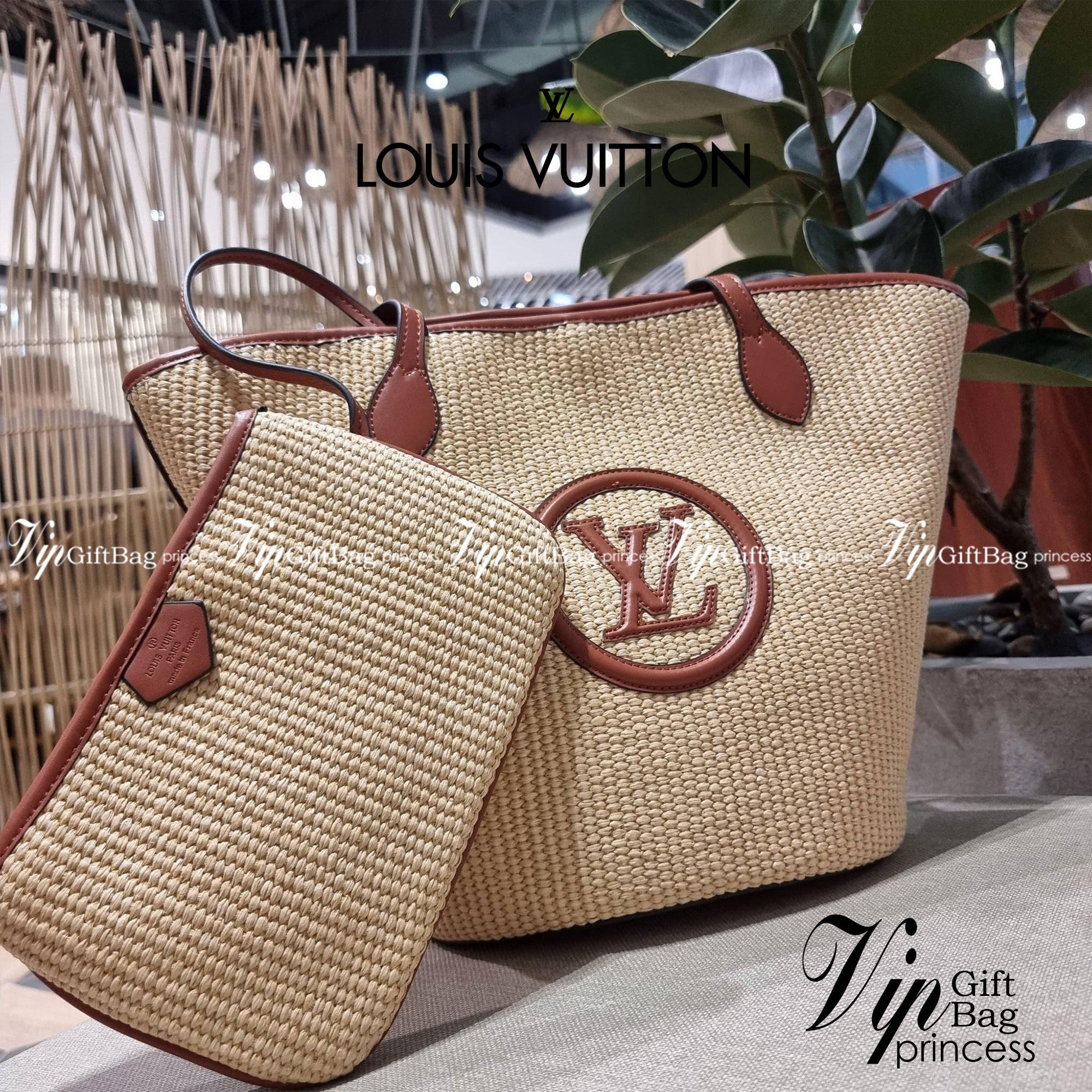 LV SAINT JACQUES LIMITED BAG ไอเท็ม เอ็กซ์คลูซีพจัดมาให้สาวๆโดยเฉพาะ!! กระเป๋าสะพายใบใหญ่รุ่นลิมิเต็ดหายาก ด้วยวัสดุสังเคราห์จากธรรมชาติ สานเต็มใบออกมาเป็นลวดลายสวยงาม และยังโดดเด่นด้วยโลโก้ สีโทนอุ่น ทำให้ไอเท็มนี้ ดูดีน่าค้นหา มาพร้อมใบลูกอีกหนึ่ง ที่สา