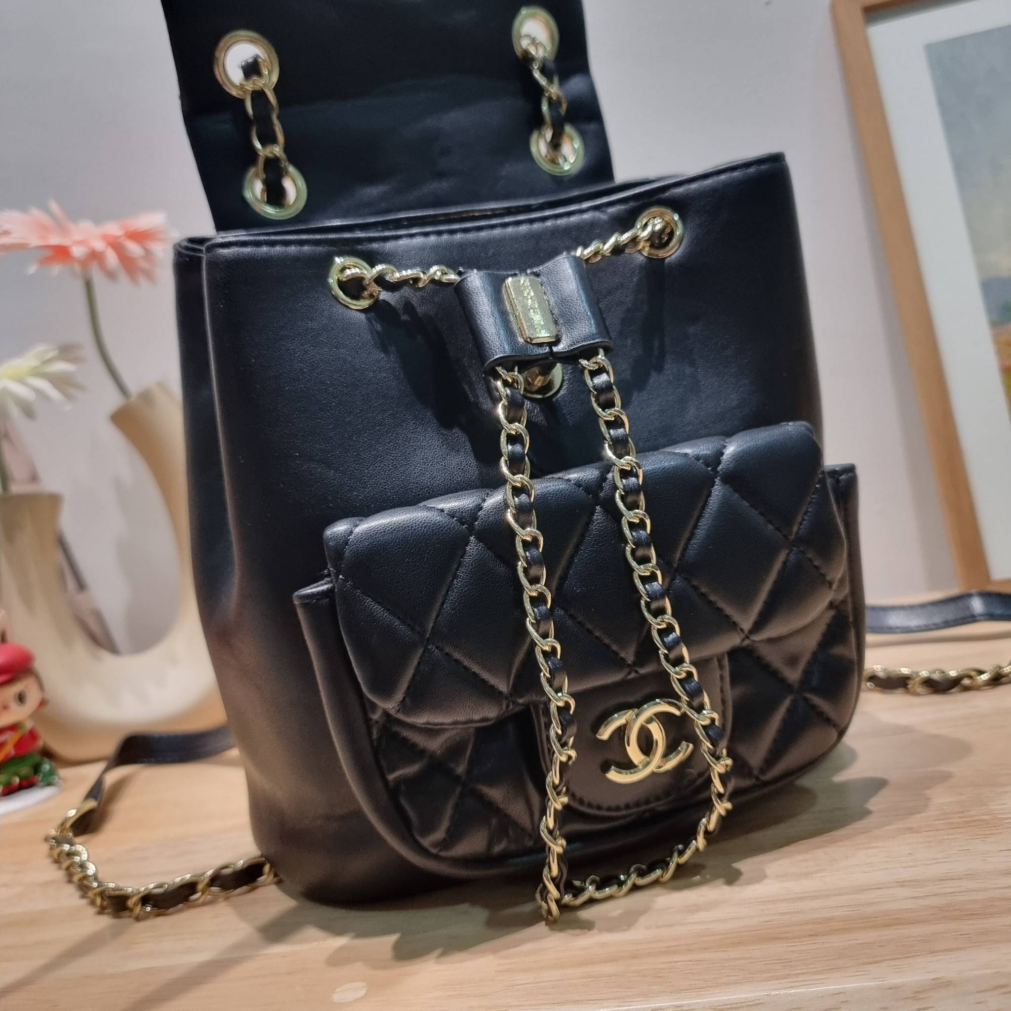 CHANEL duma backpack Black กระเป๋าเป้ ไซส์น่ารัก รูปทรงทันสมัย วัสดุหนังแกะสัมผัสนิ่ม ดีเทลความสวยมากมาย