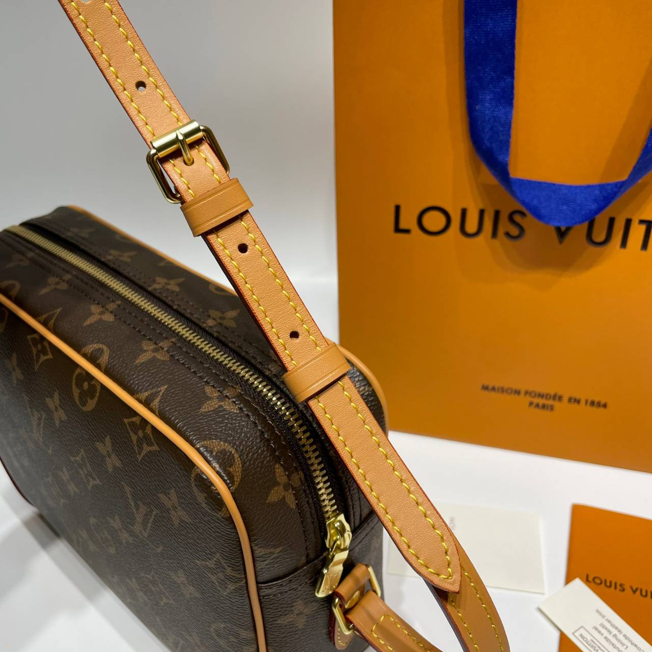 LV Trocadero 27 Monogram Vintage Crossbody Bag / LV Messenger Bag กระเป๋าสะพายทรงแมสเซ็นเจอร์วินเทจ เกรดออริ ท็อป สลับแท้ 1:1 เกรดดีสุด หนังแท้ ผ่านทุก ตม.