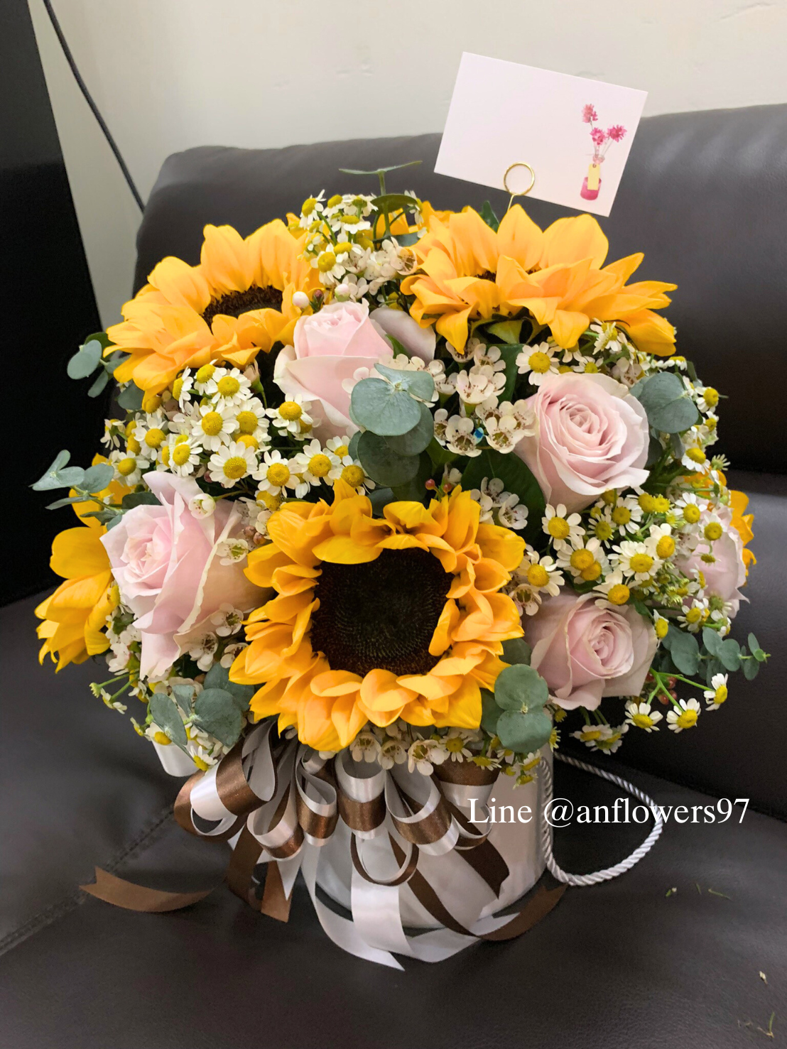 Flowers box ดอกไม้โทนสีชมพูเหลือง