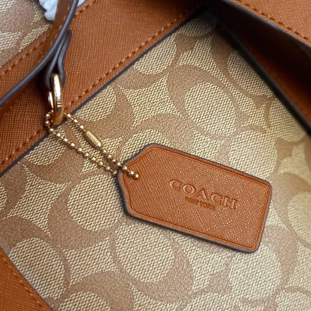 COACH KENLEY BACKPACK IN SIGNATURE CANVAS WITH STRIPE (COACH C5795)🌈🍁กระเป๋าเป้ กระเป๋าสะพายรุ่น Unisex ที่ใช้ได้ทั้งชายและหญิง รูปทรงสวย ขนาดกำลังดี// วัสดุแคนวาสคุณภาพ ผสมหนังแท้ ลาย SIGNATURE//เปิด-ปิด ด้วยซิบ ด้านในโล่งกว้าง จุของได้เย