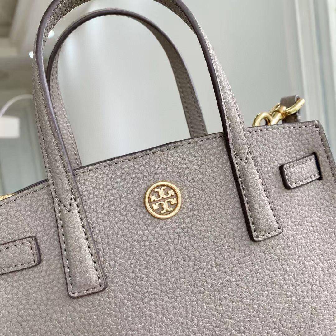 ของแท้ 💯% 】Tory walker Micro Satchel กระเป๋าถือหรือสะพายไหล่ วัสดุหนังแท้ ด้านหน้าประดับโลโก้แบรนด์ อะไหล่ทองสวยหรู