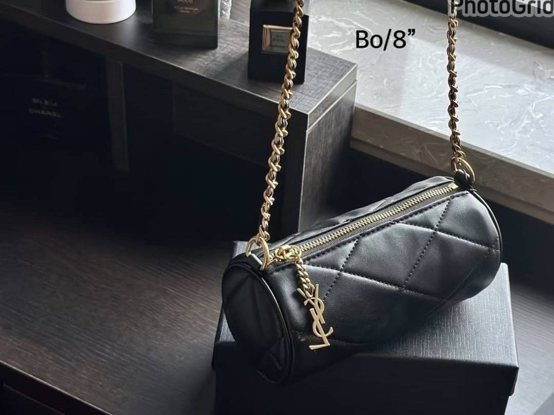 YSL Sade Mini Tube Bag กระเป๋าสะพายไหล่ดีไซน์ทรงกระบอก ให้คุณสนุกไปกับทุกสไตล์การแต่งตัว สวยหรูเรียบง่าย คงเอกลักษณ์ที่ให้ความเป็นผู้ดีในตัว -- [รับตัวแทนกระเป๋า]