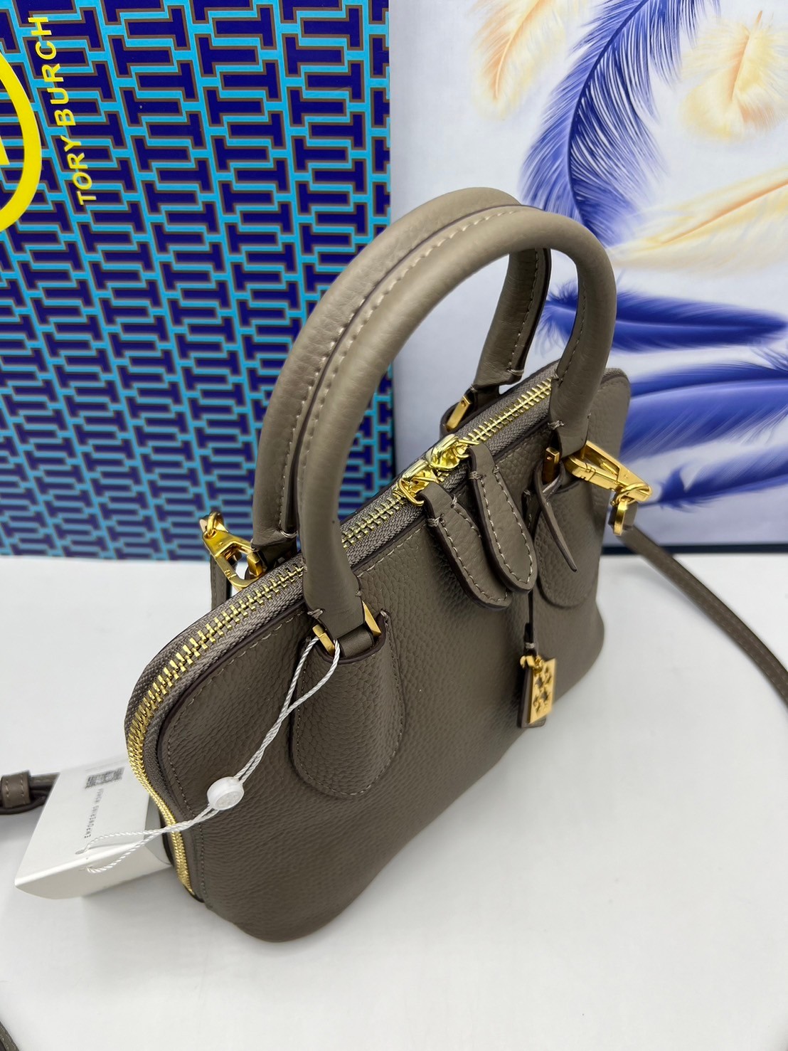 TORY BURCH MINI PEBBLED SWING BAG / Tory Mini Swing Bag in Pebbled Leather / T Monogram Jacquard Swing Bag กระเป๋าสะพาย คอลเลคชั่นใหม่ล่าสุดดีไซน์สุดคลาสสิก รูปทรงโดม