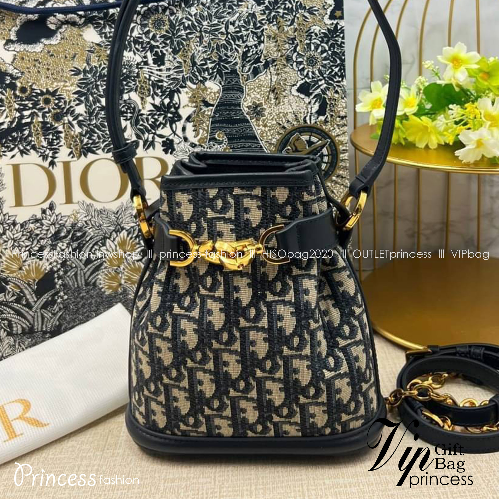 DIOR SMALL C'EST 17 cm / Dior bucket bag รุ่นใหม่สวยหรู ดูแพงมากค่ะ กระเป๋าสะพายบัคเก็ต รูปทรงคลาสสิค ใช้งานง่ายภายในโล่งกว้างมาก สวยมาก ควรมีค่า