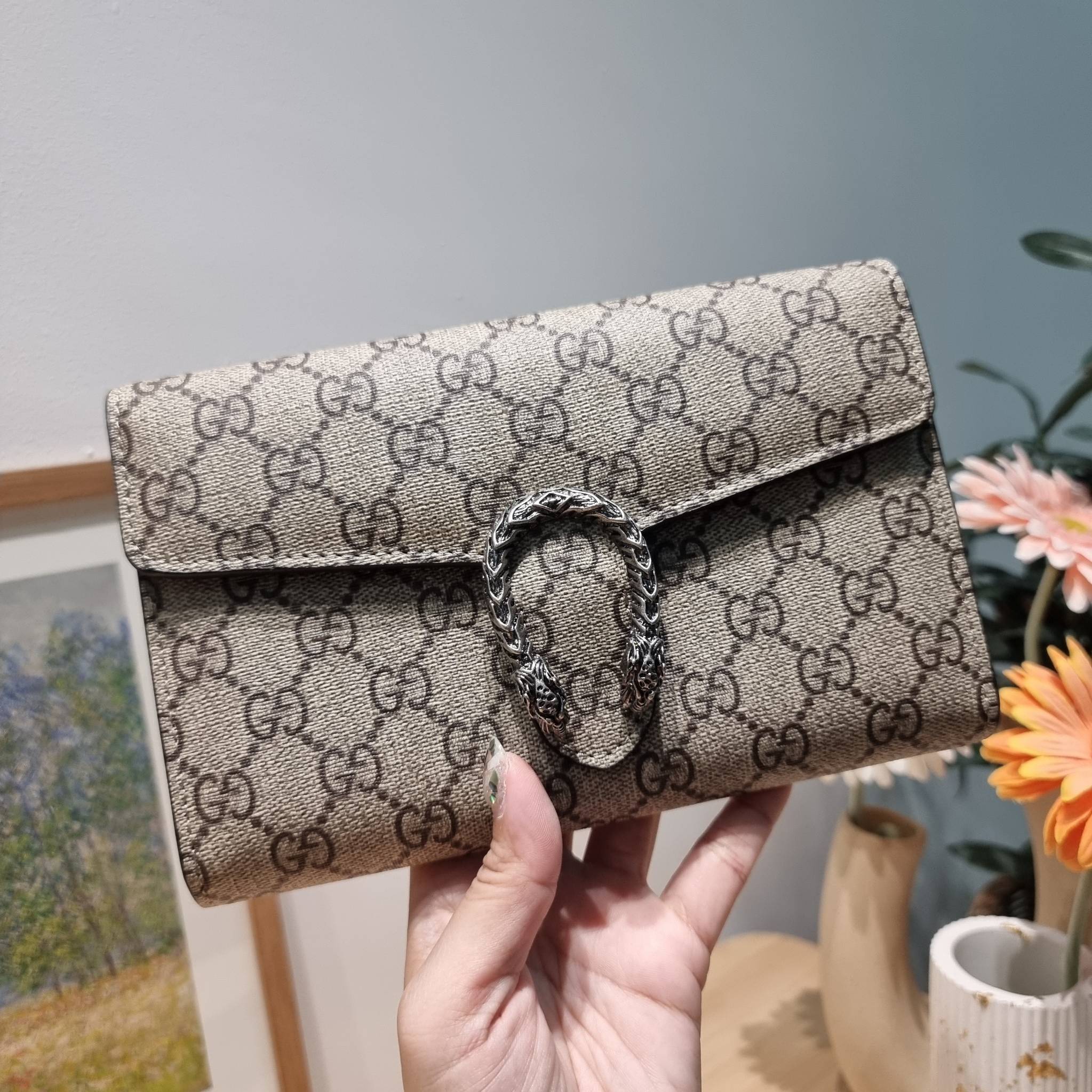 Dionysus GG Supreme chain wallet / Gucci woc dionysus chain bag พร้อมส่ง กระเป๋าสะพาย crossbody คลาสสิควินเทจ ดึงดูดและสะกดสายตาด้วยอะไหล่ดีเทลหรูรูปหัวสิงโต ถือเป็นคลัชท์ หรือสะพายก็อัพลุคหรูได้อีก