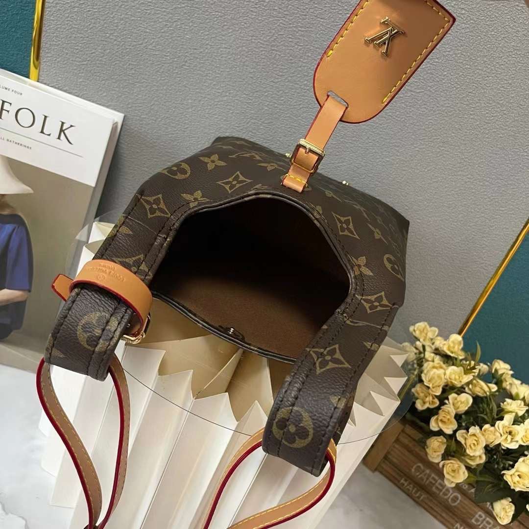 พร้อมส่ง 2 สี LV Atlantis BB Monogram Reverse กระเป๋าถือแคนวาสแต่งขอบหนังสีเข้มประดับเนมแท็ก LV เกรดออริ สลับแท้ 1:1 ใช้ต่างประเทศได้