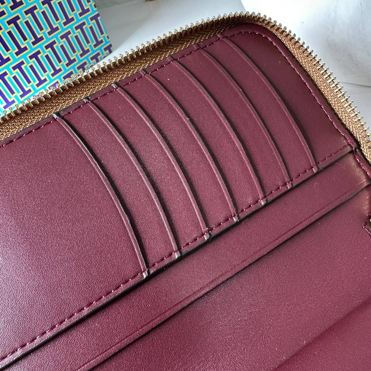 TORY BURCH T MONOGRAM JACQUARD ZIP CONTINENTAL WALLET 79383 กระเป๋าสตางค์ผ้าแคนวาสลายโมโนแกรมตัว T