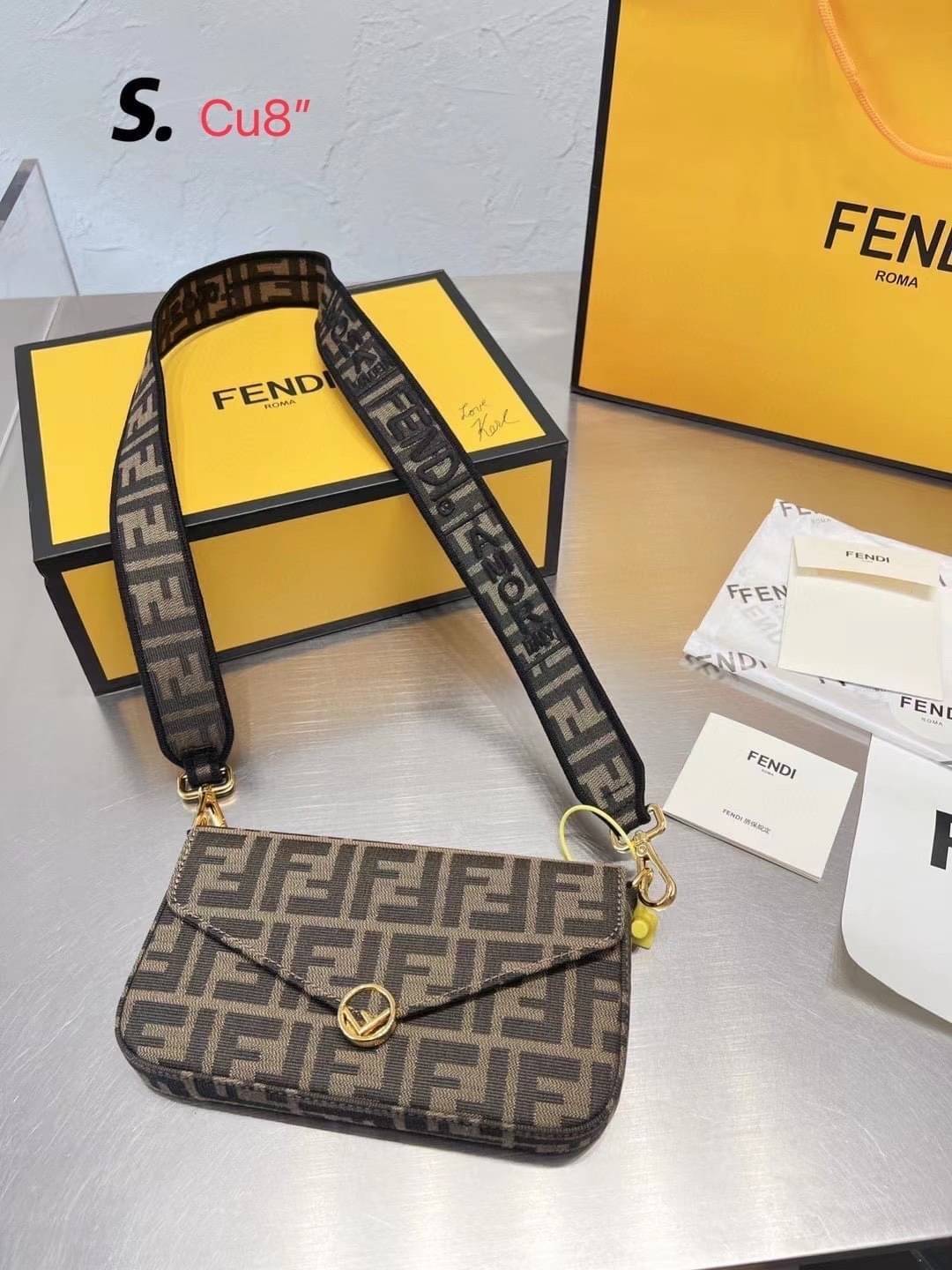 Fendi Wallet With Pouches / Fendi Mini Bag / Fendi multi pochette felicie shoulder bag กระเป๋าสะพายไซส์มินิ แคนวาสโมโนแกรม สุดคุ้ม 3 ชิ้น ในเซท ใช้งานง่ายเป็นระเบียบแบ่งสัดส่วนชัดเจน ใบเล็กกะทัดรัด แต่ใช้งานคุ้มมากๆ มาพร้อมสายสะพายดีไซส์สปอร์ตถอดได้ อะไหล