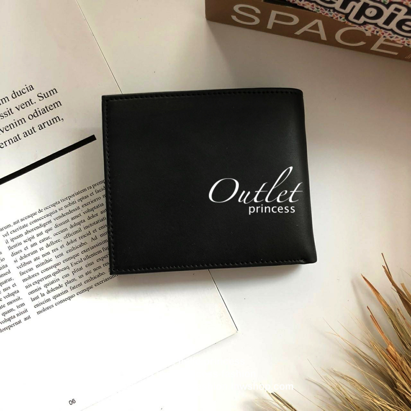 TOMMY HILFIGER Leather Belt & Wallet Set เซตสุดคุ้ม จะมอบเป็นของขวัญหรือใช้เองก็แนะนำเลยค่าา อุปกรณ์ : มาพร้อมถุงกระดาษแบรนด์ + กล่องแบรนด์ + ที่เจาะรูเข็มขัด